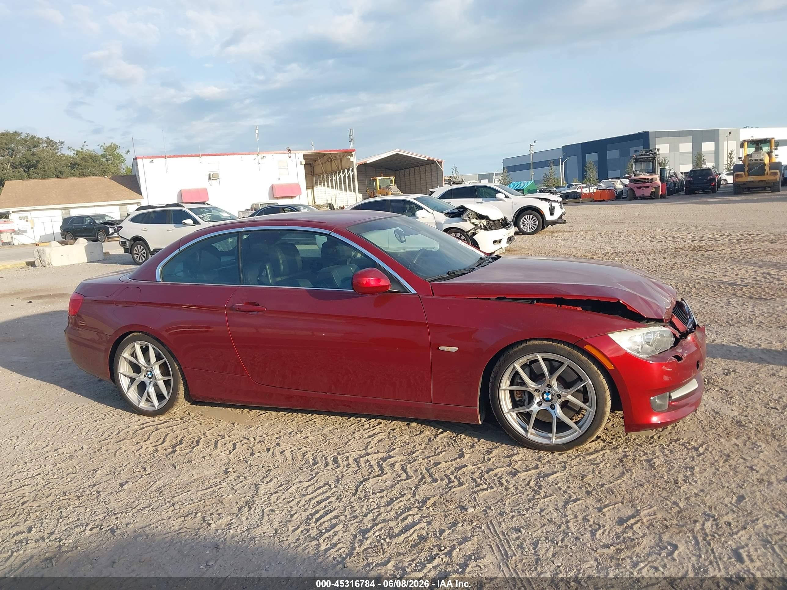 2013 Bmw 335i   Бордовый vin: WBADX7C56DJ589856