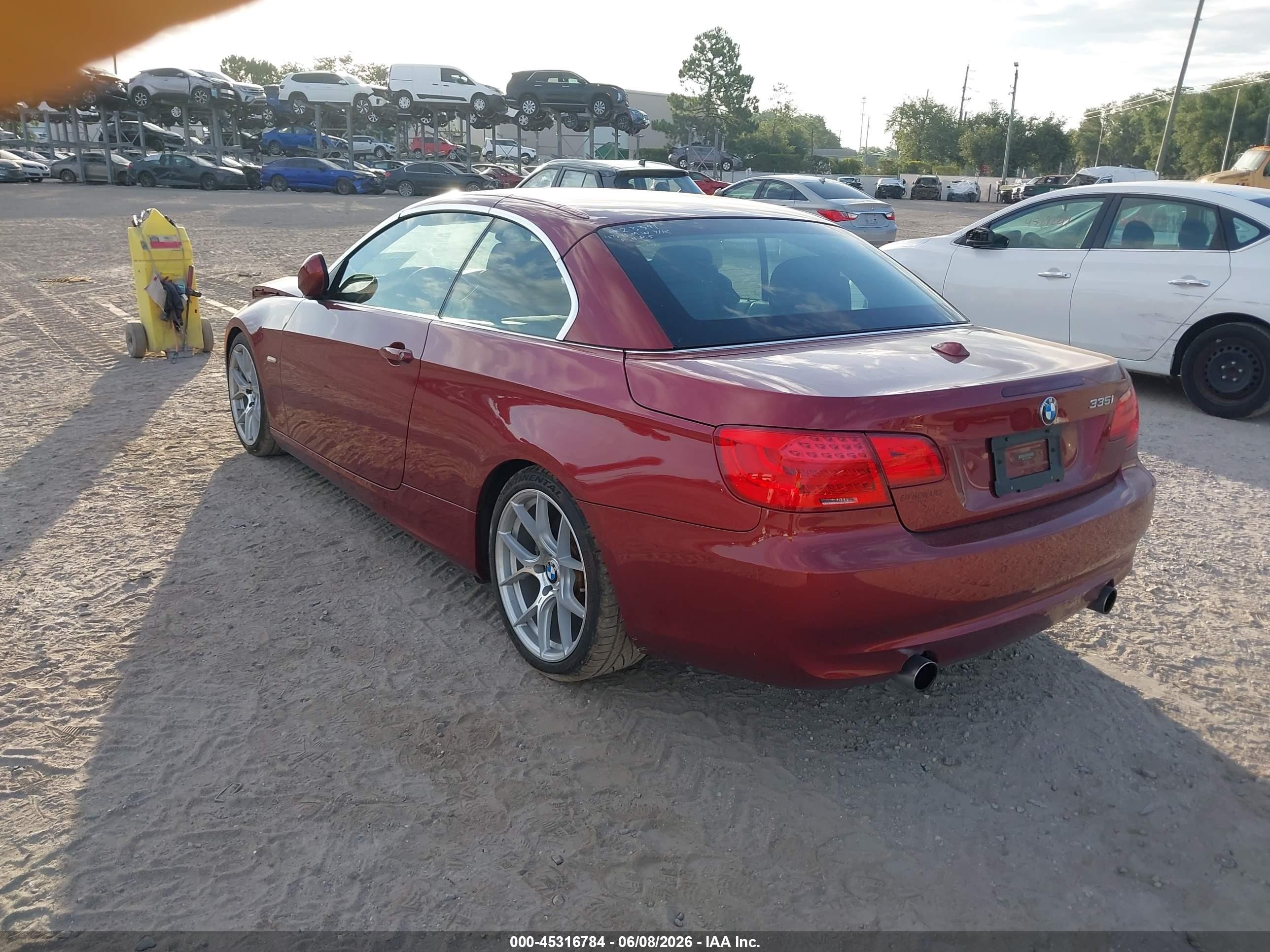 2013 Bmw 335i   Бордовый vin: WBADX7C56DJ589856