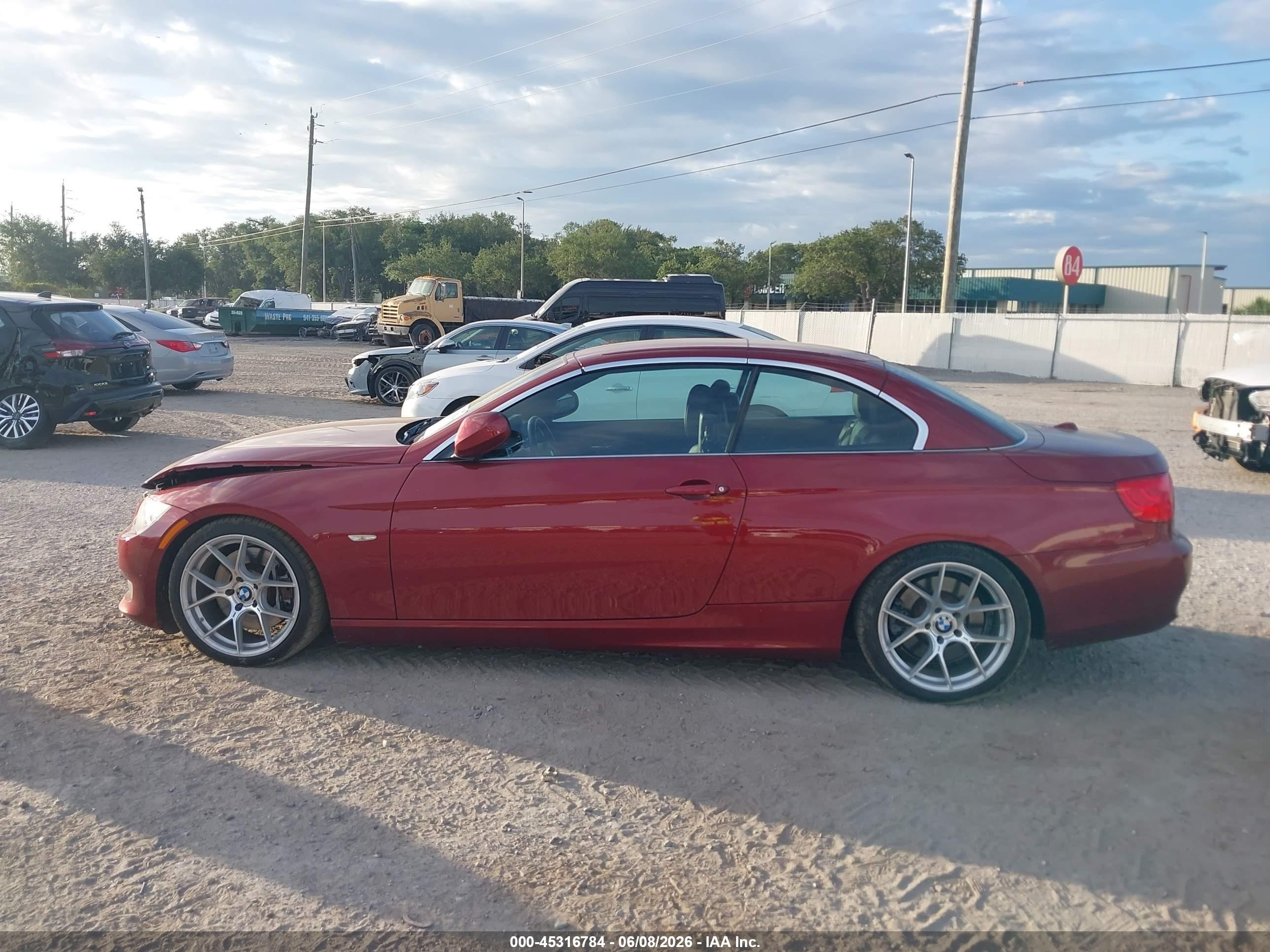 2013 Bmw 335i   Бордовый vin: WBADX7C56DJ589856