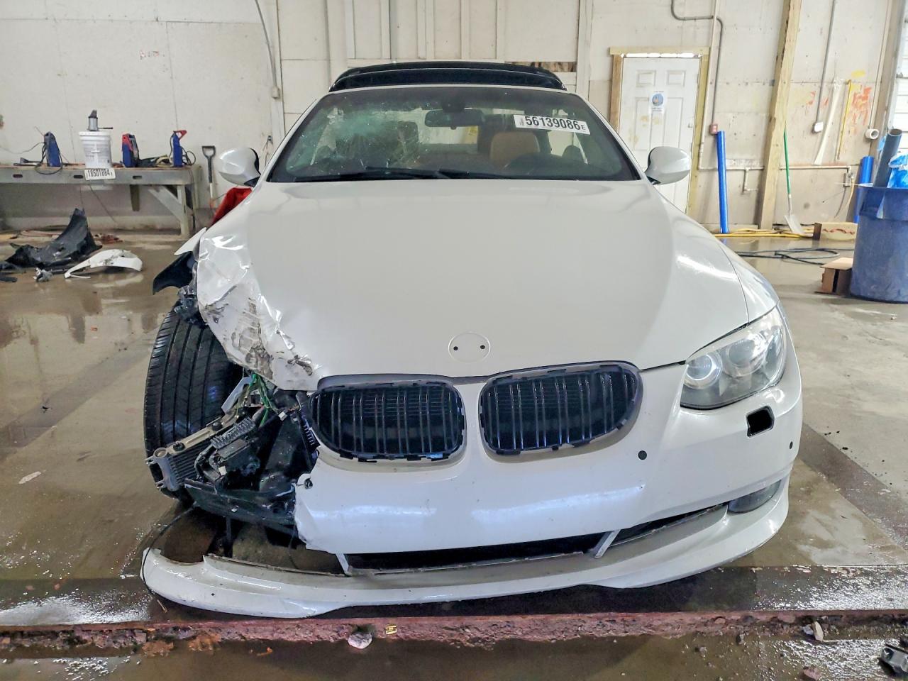 2011 Bmw 335 I Белый vin: WBADX7C57BE581321