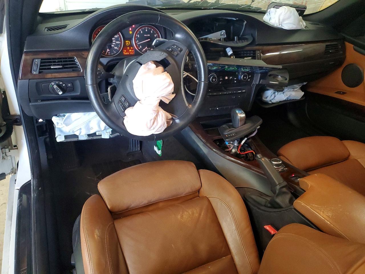 2011 Bmw 335 I Белый vin: WBADX7C57BE581321