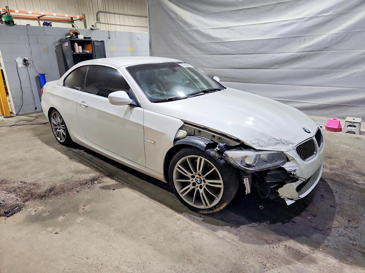2013 Bmw 335 I Белый vin: WBADX7C57DJ588814