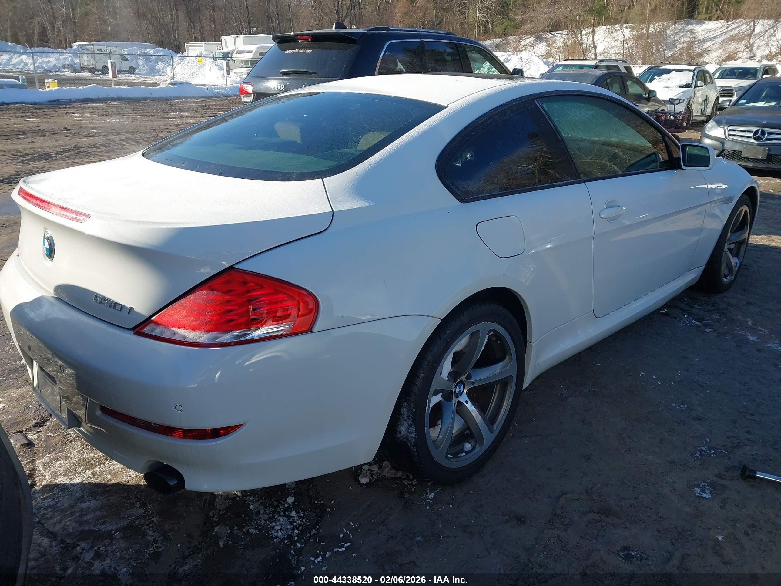 2009 Bmw 650i   White vin: WBAEA53539CV92008
