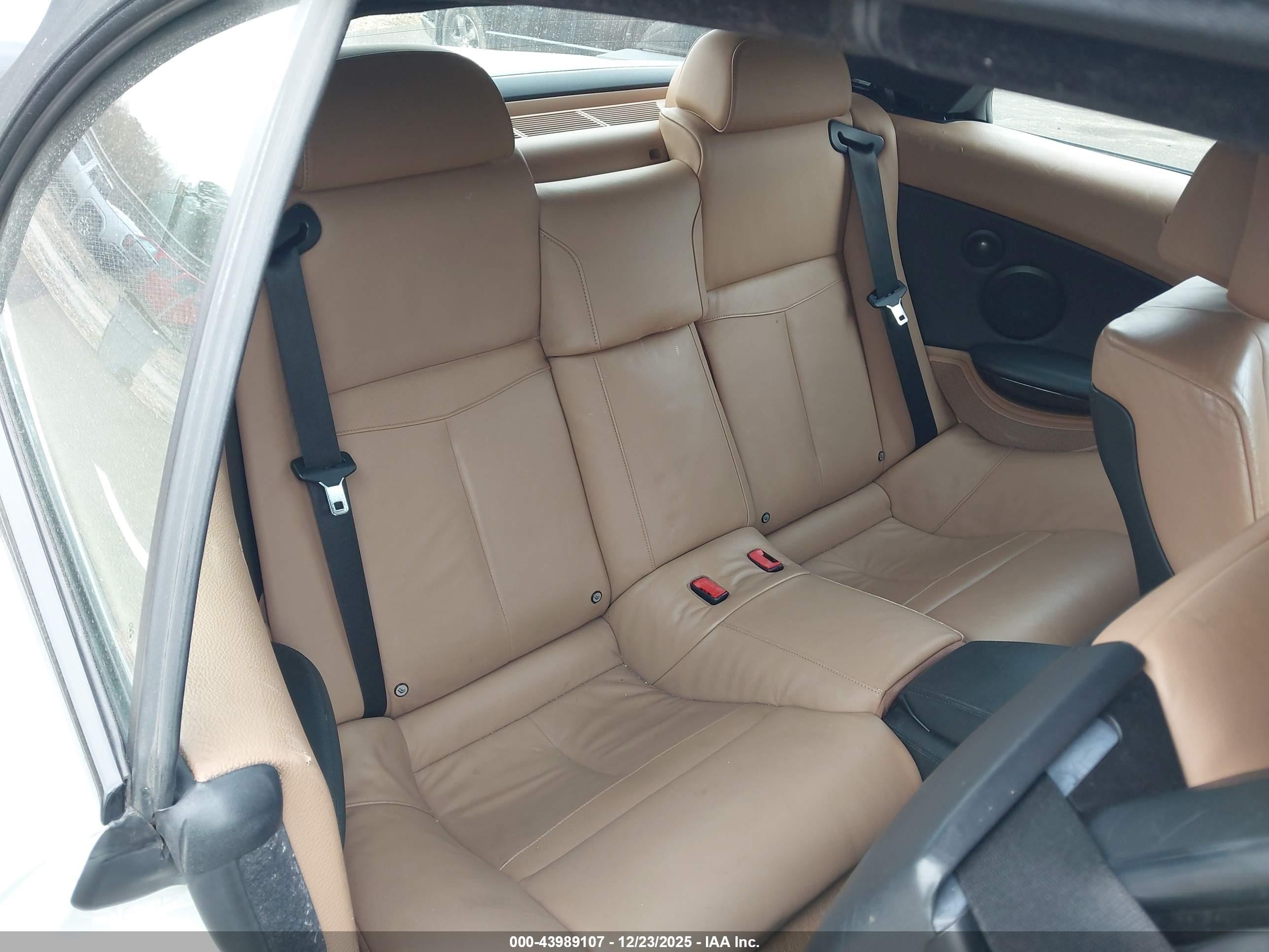 2010 Bmw 650i   Белый vin: WBAEB5C54AC226222