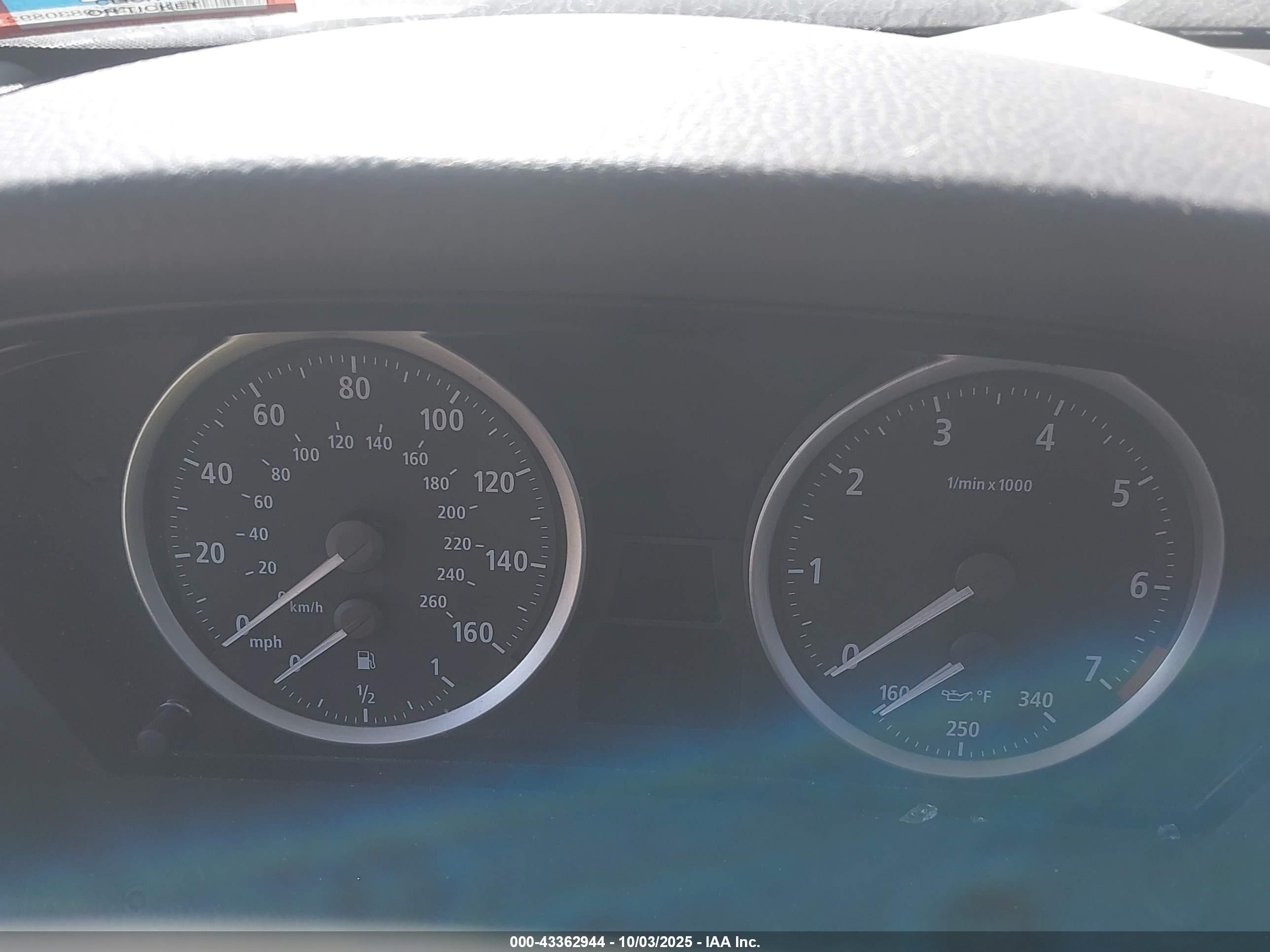 2005 Bmw 645ci   Silver vin: WBAEH73485B215835