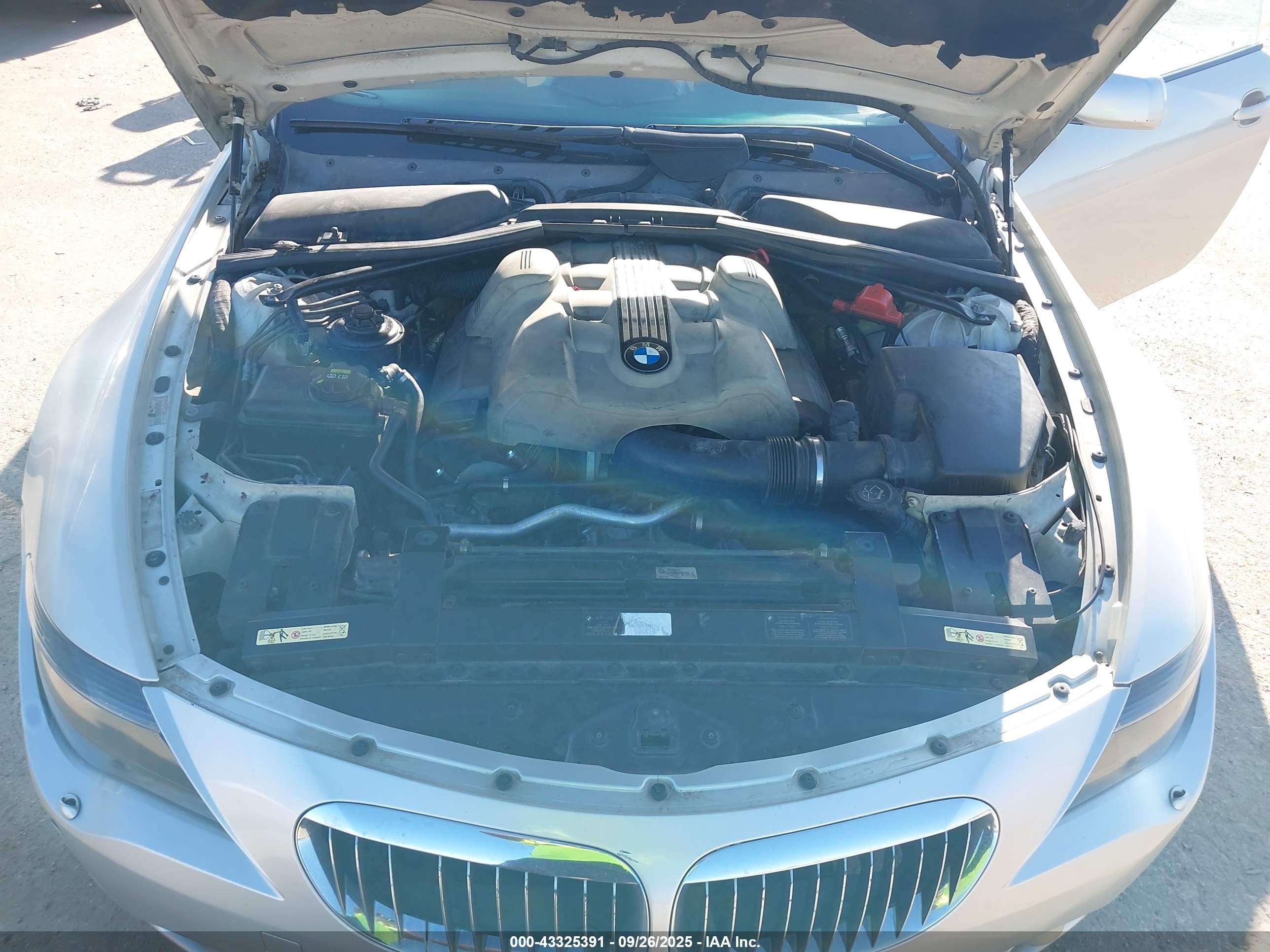 2005 Bmw 645ci   Silver vin: WBAEK73495B328565