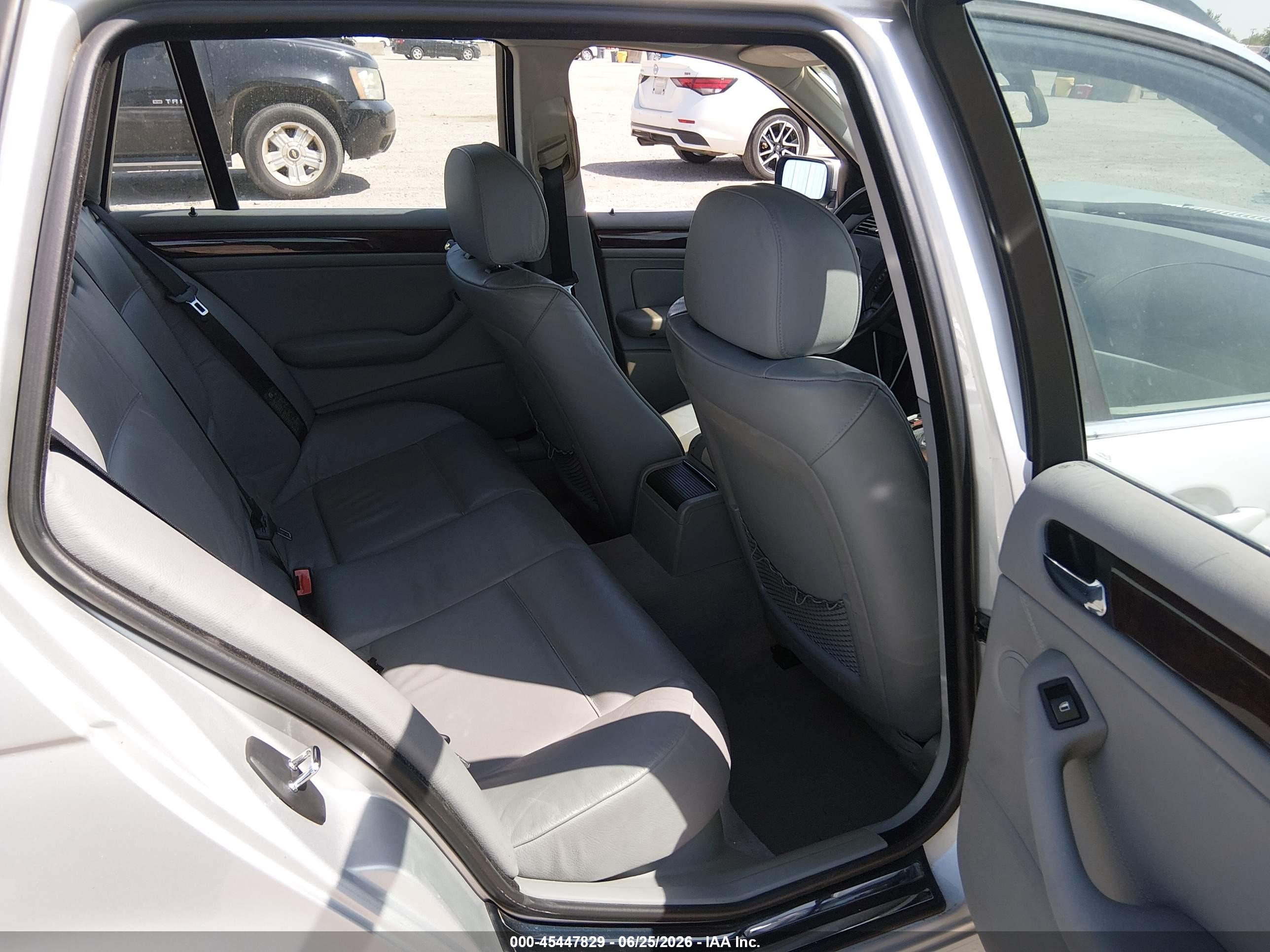 2002 Bmw 3 Series 325i Серебряный vin: WBAEN33412PC10981
