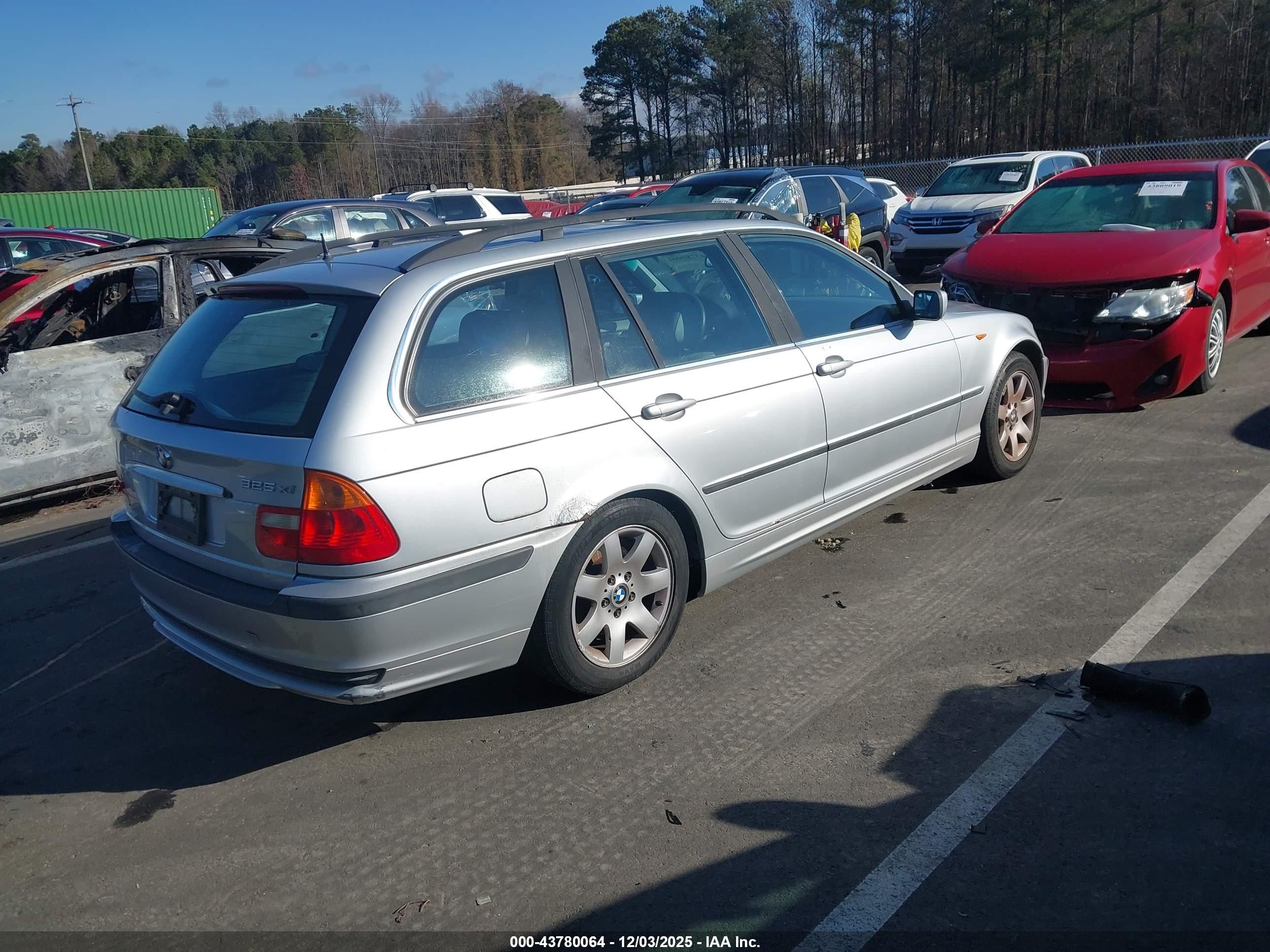 2002 Bmw 325xit   Silver vin: WBAEP33442PF01145