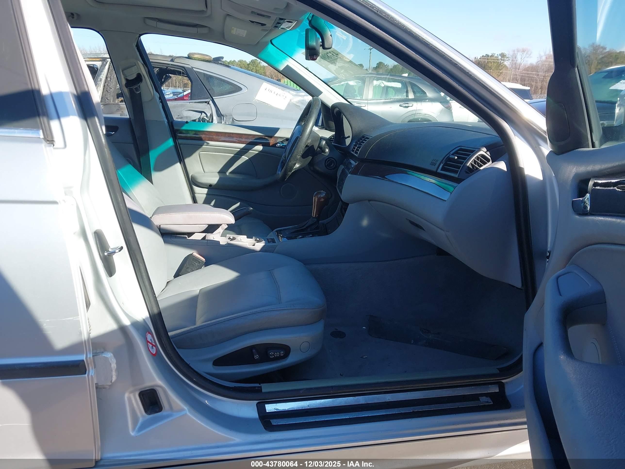 2002 Bmw 325xit   Silver vin: WBAEP33442PF01145