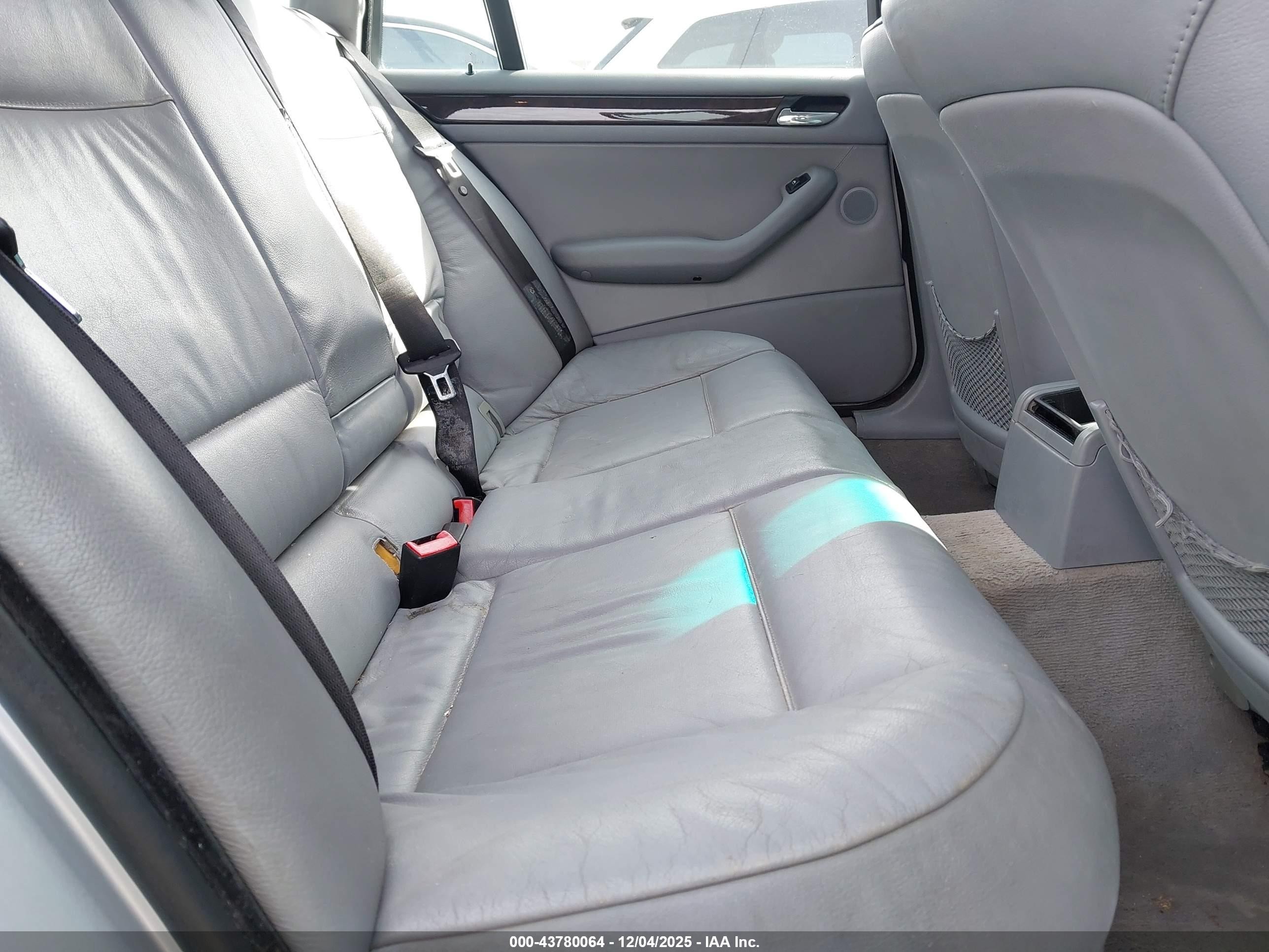 2002 Bmw 325xit   Silver vin: WBAEP33442PF01145