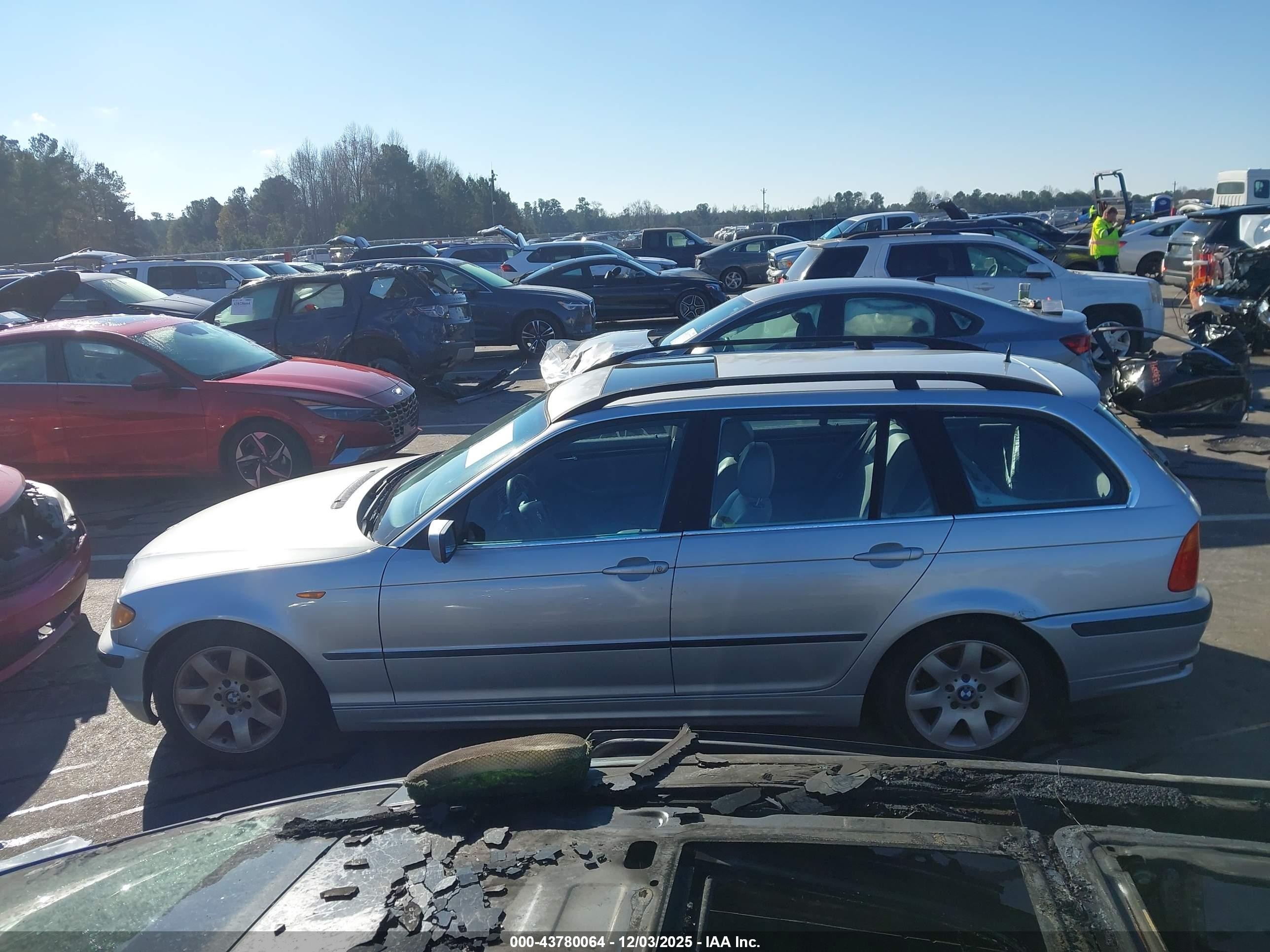 2002 Bmw 325xit   Silver vin: WBAEP33442PF01145