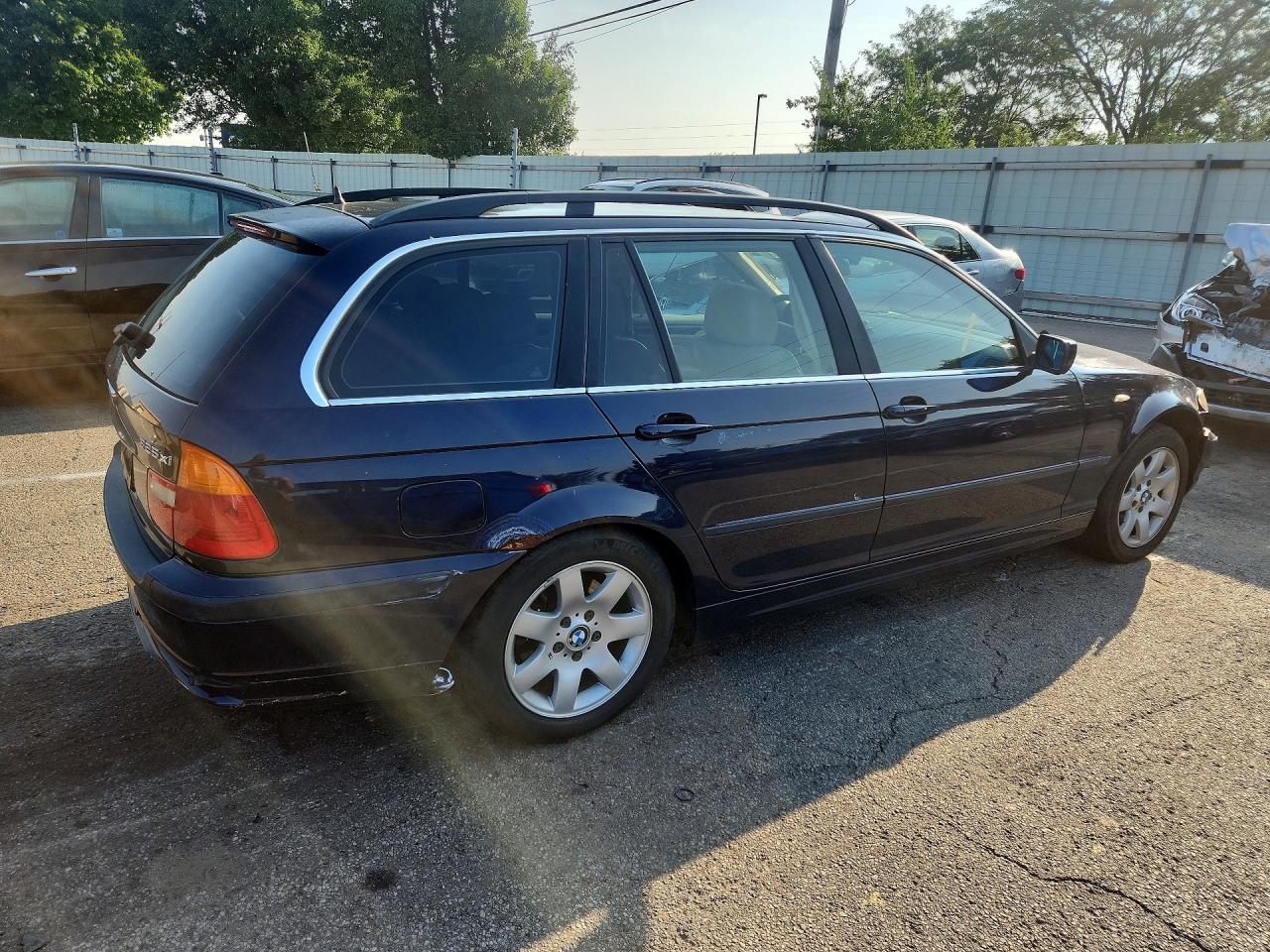 2003 Bmw 325 Xit Blue vin: WBAEP33453PF02953