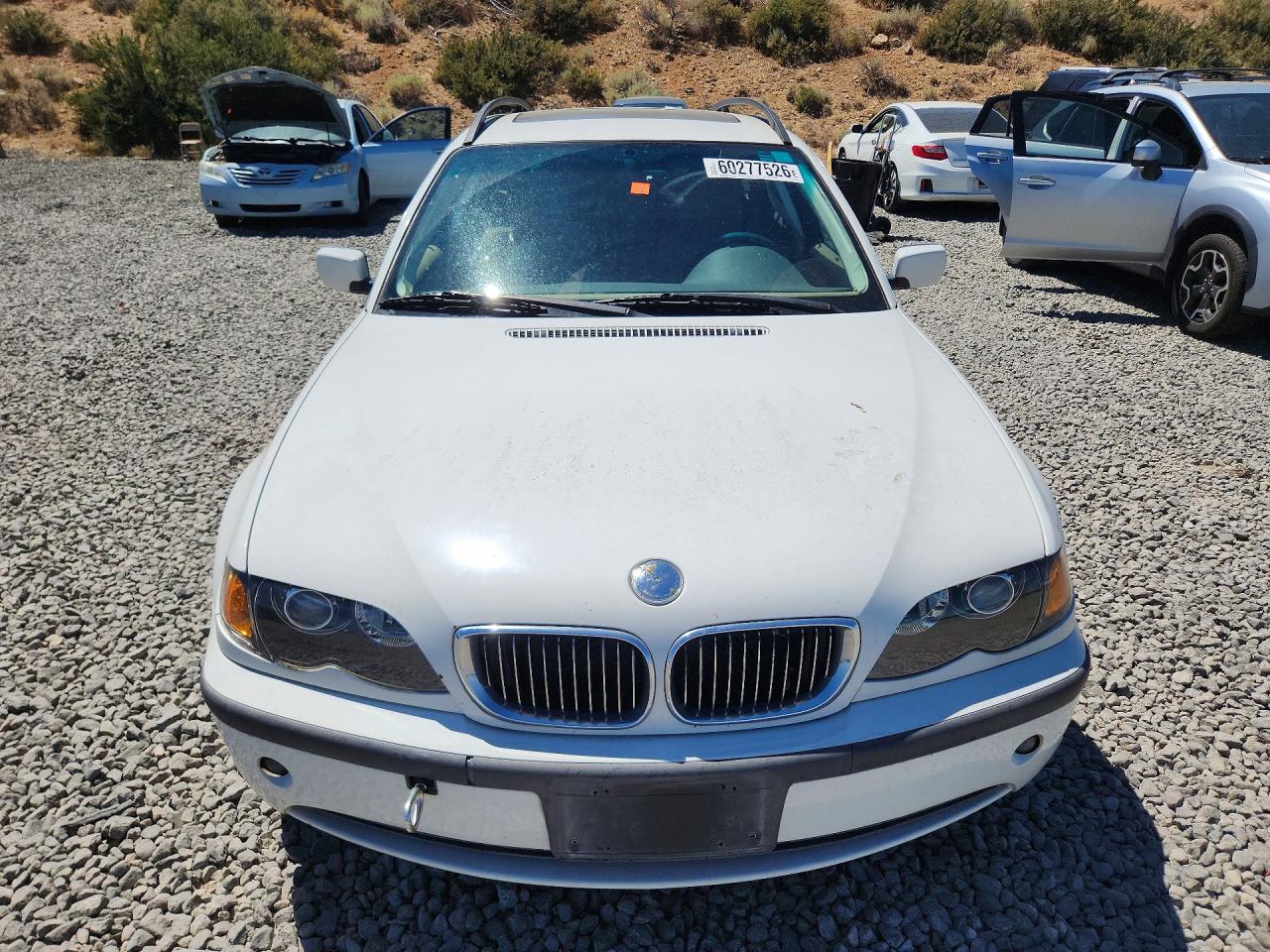 2002 Bmw 325 Xit White vin: WBAEP33472PF00748