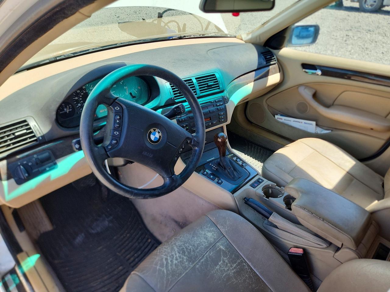 2002 Bmw 325 Xit White vin: WBAEP33472PF00748