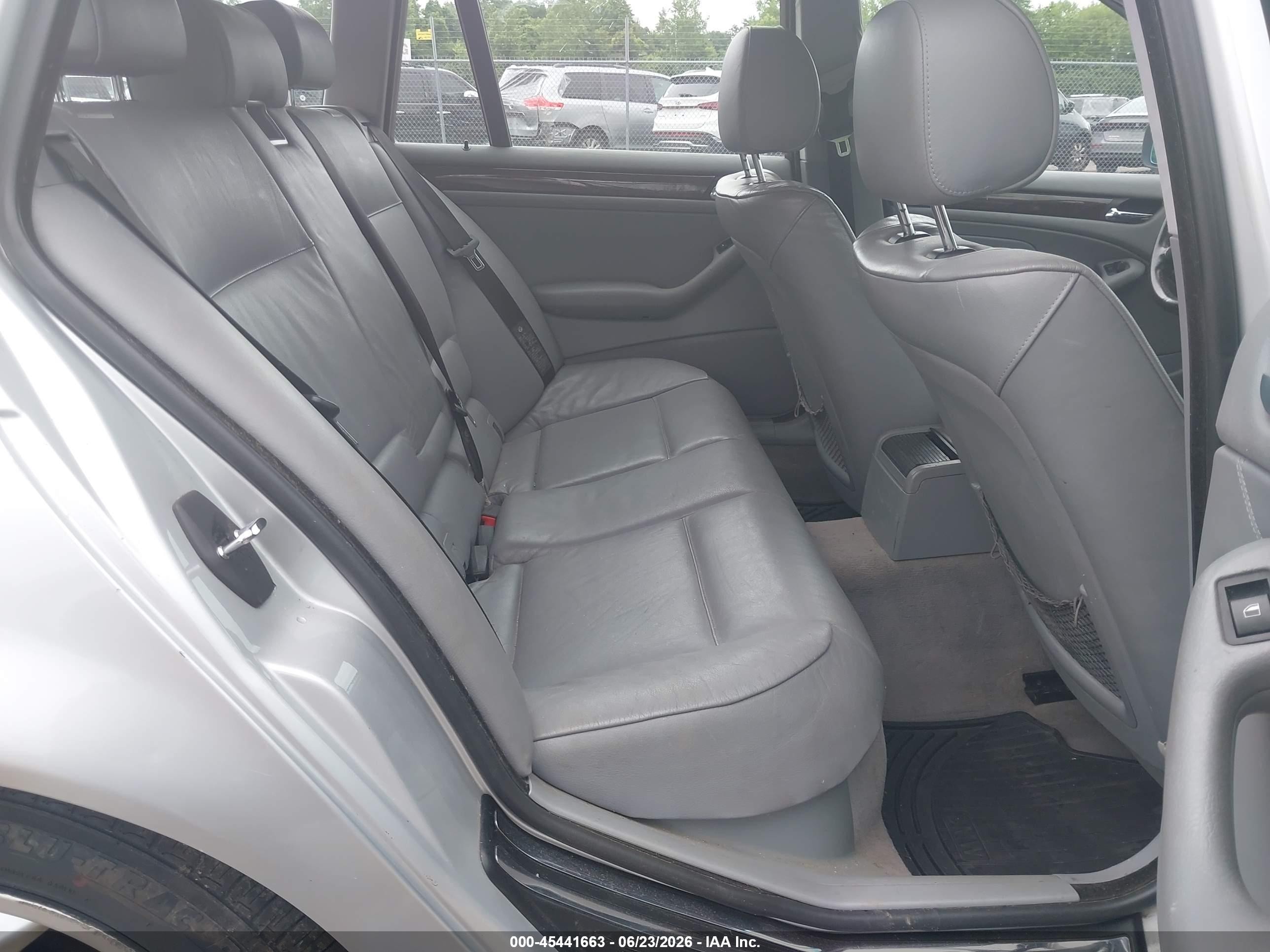 2003 Bmw 325xit   Silver vin: WBAEP33483PF01585
