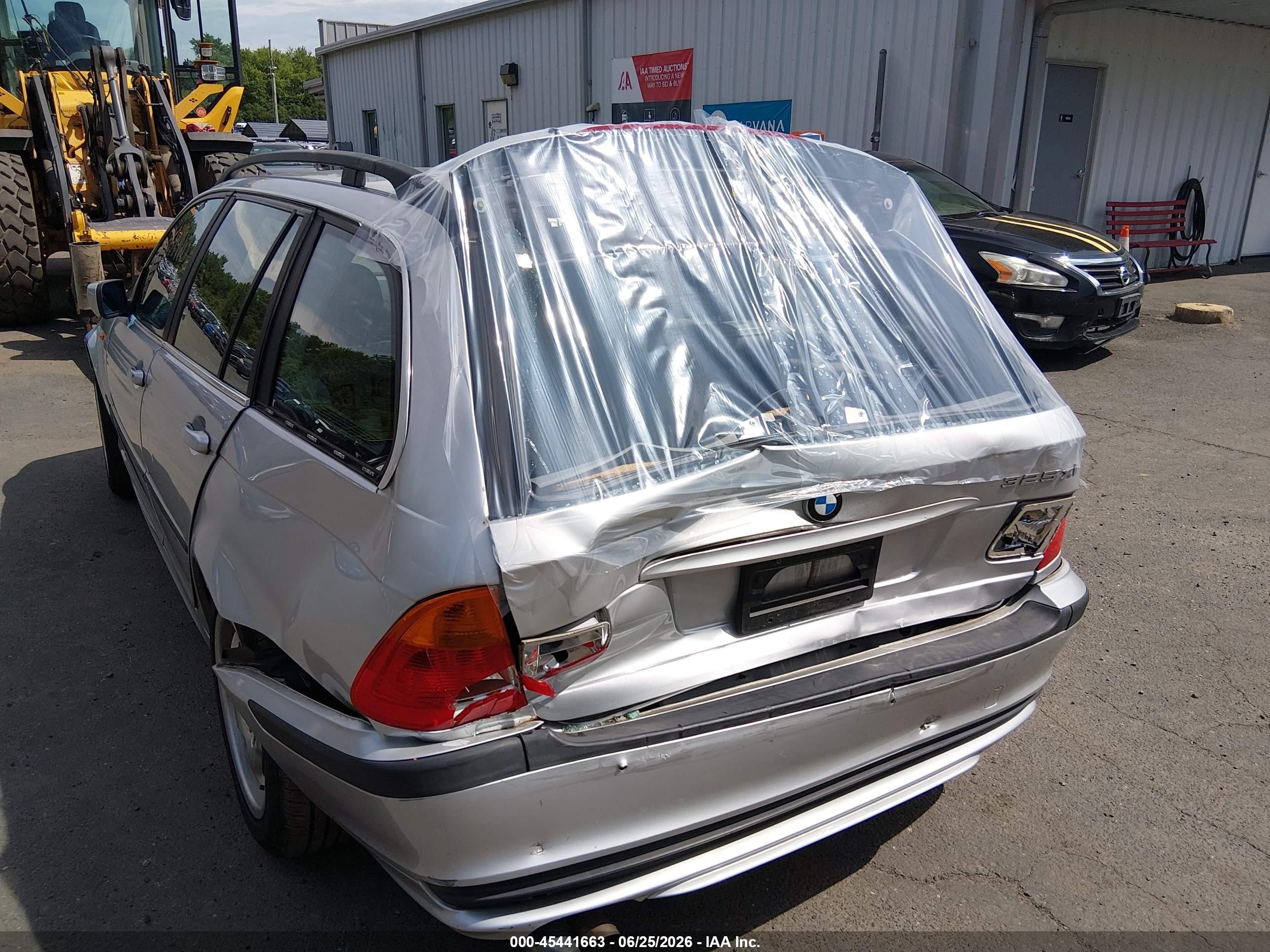 2003 Bmw 325xit   Silver vin: WBAEP33483PF01585