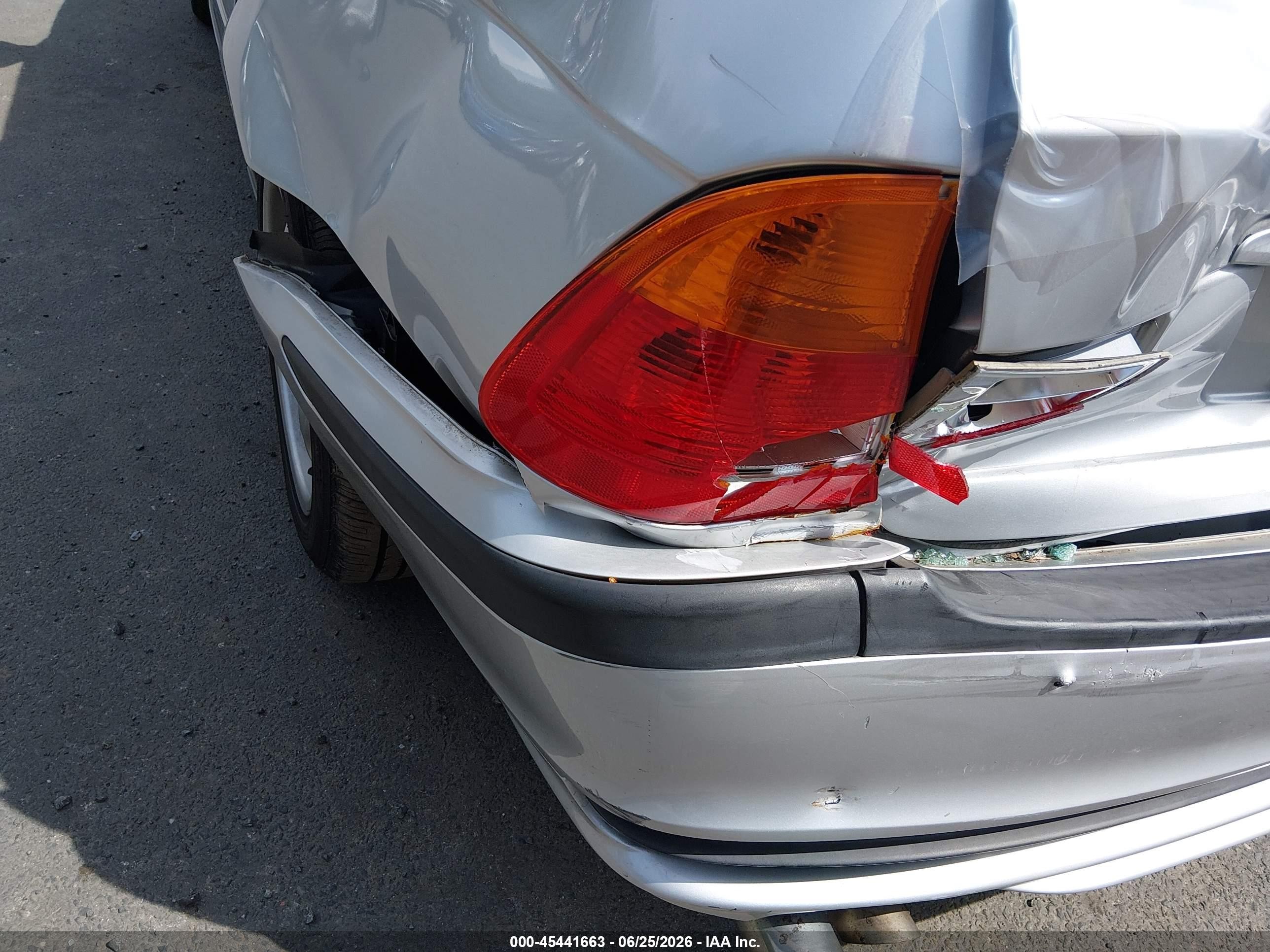 2003 Bmw 325xit   Silver vin: WBAEP33483PF01585