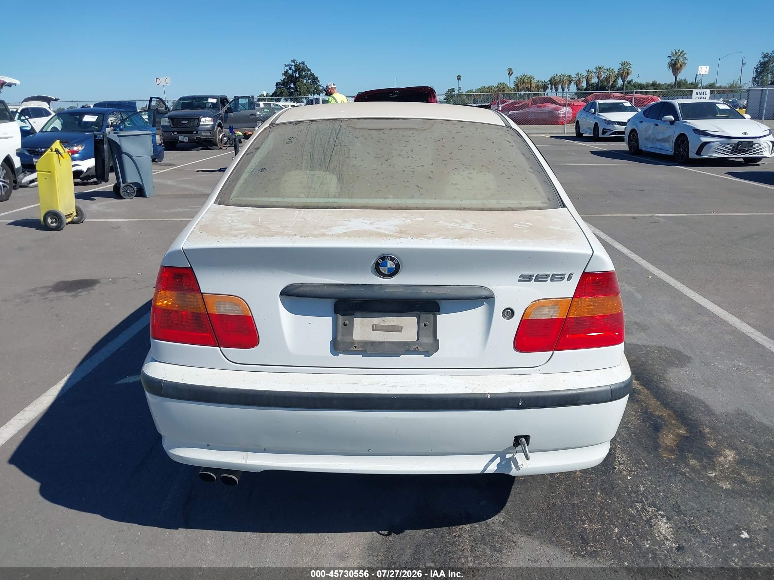 2003 Bmw 325i   White vin: WBAET37423NJ24587
