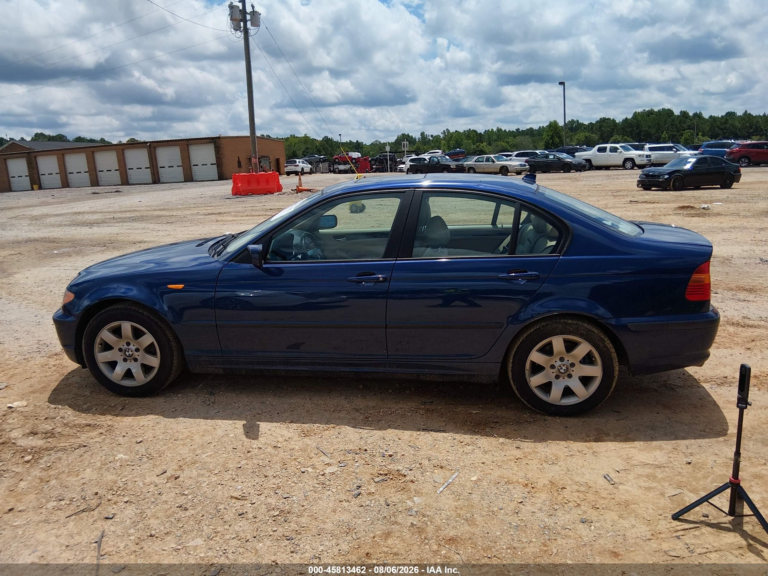 2004 Bmw 325i   Blue vin: WBAET37434NJ82368