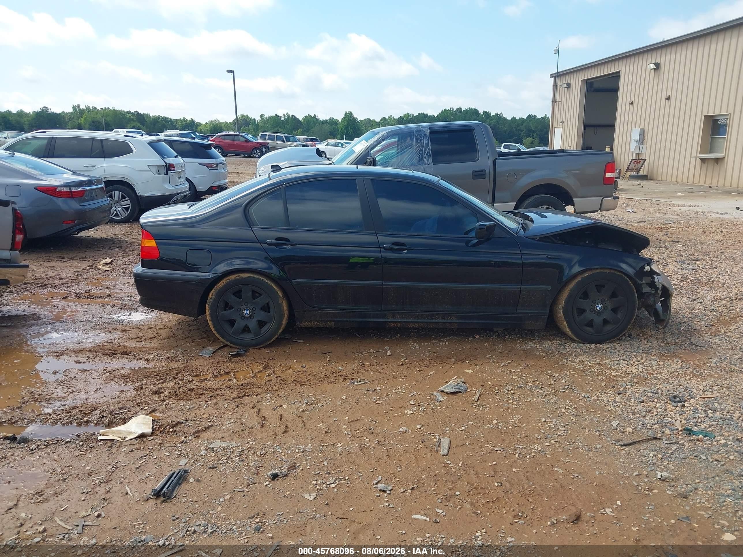 2004 Bmw 325i   Black vin: WBAET37474NJ83927