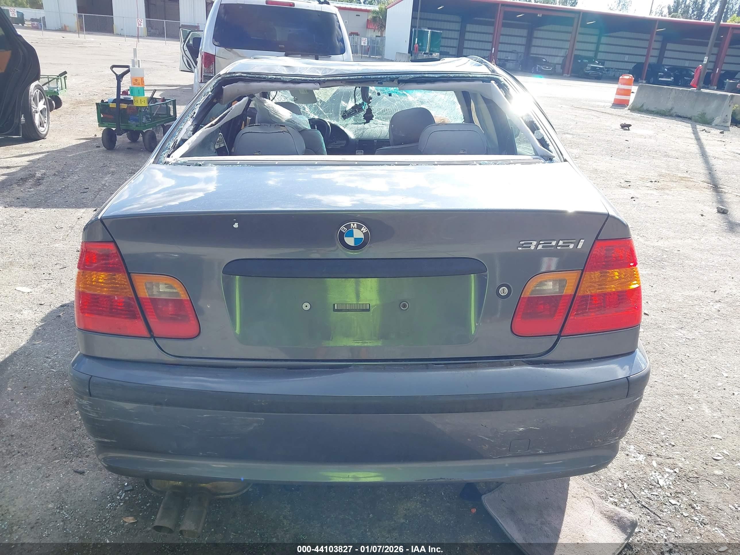 2002 Bmw 325i   Серый vin: WBAET37482NJ18260
