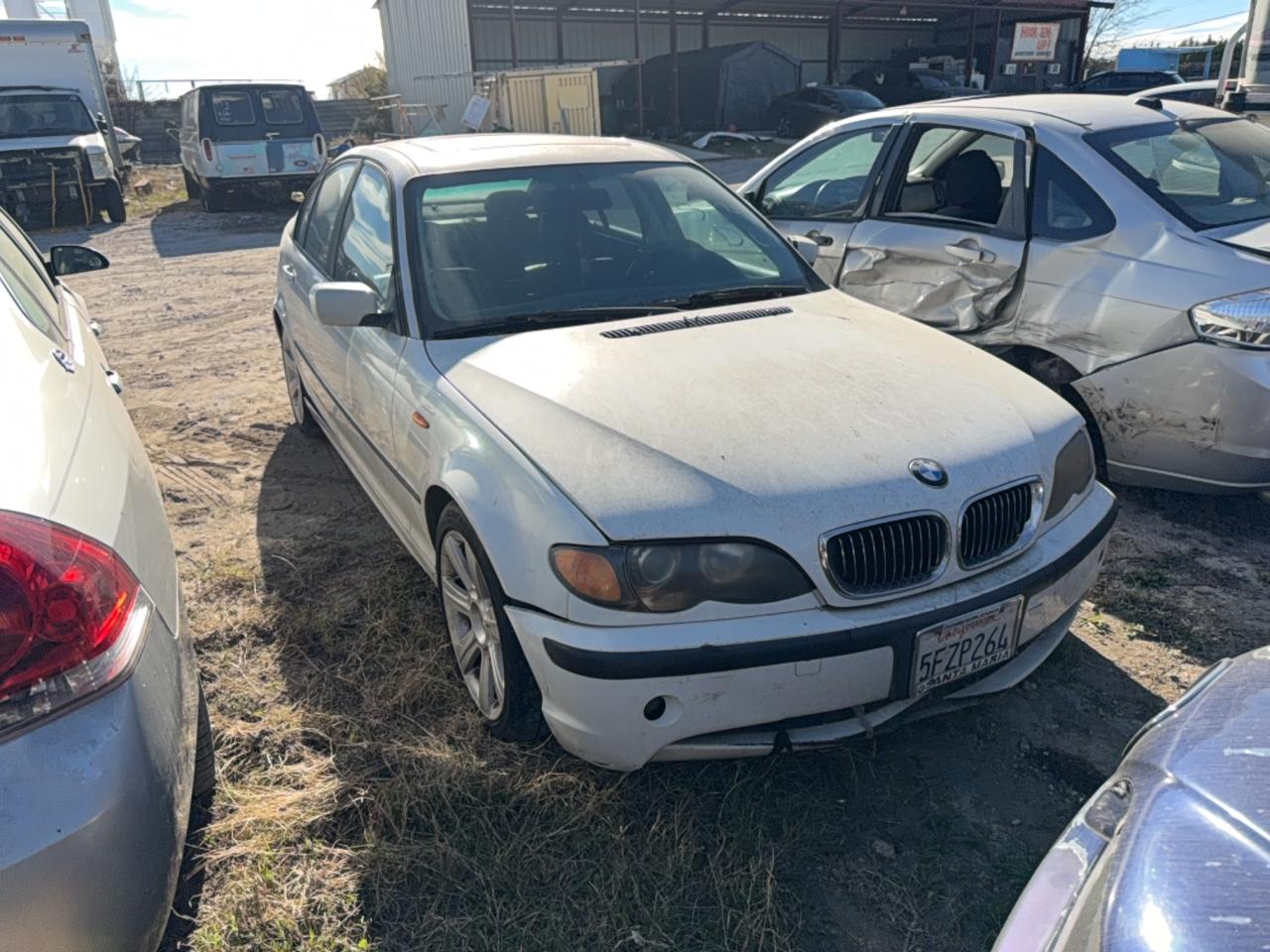 2002 Bmw 325 I White vin: WBAET374X2NG82236