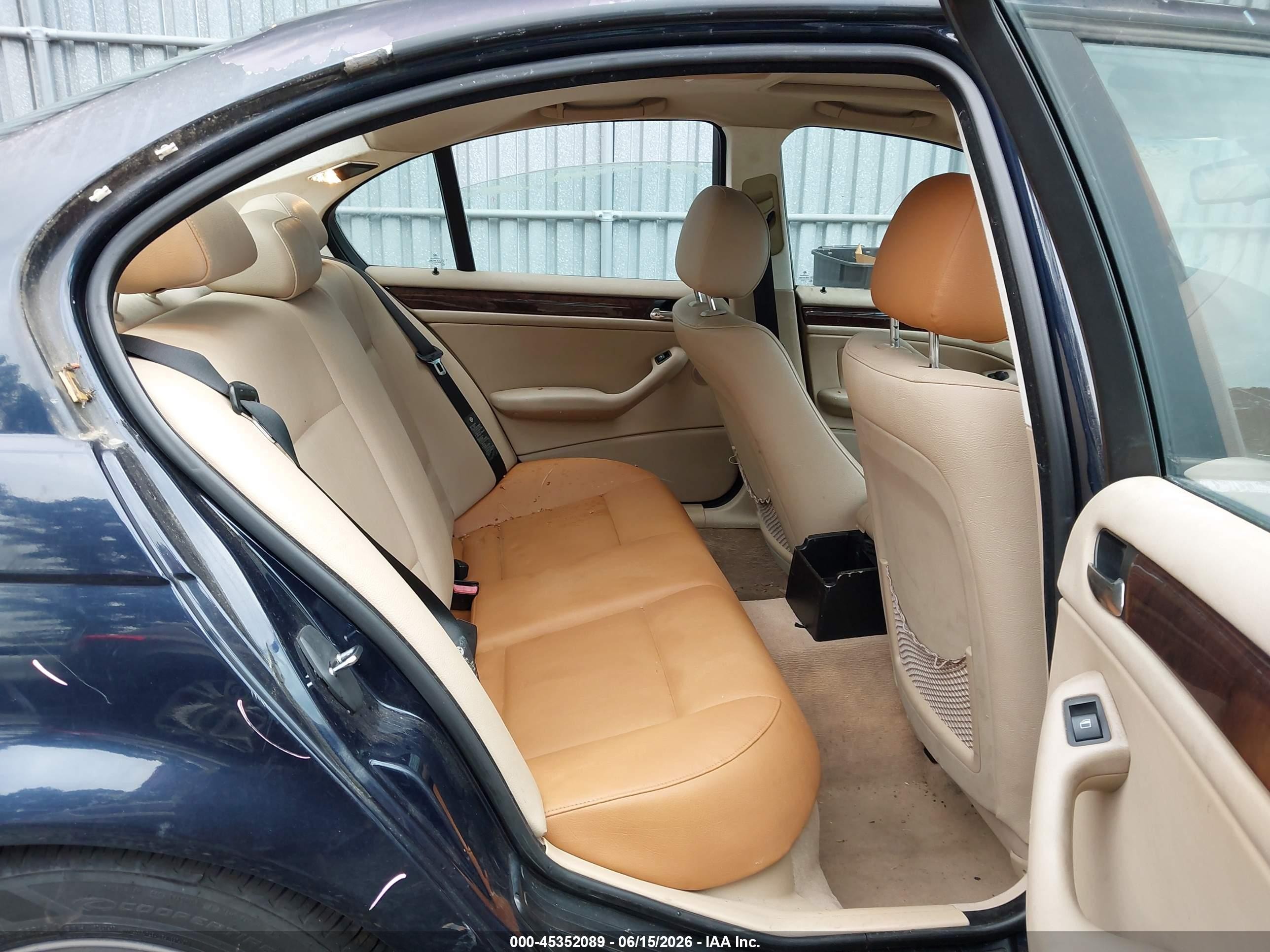 2005 Bmw 325xi   Dark Blue vin: WBAEU33405PF63641