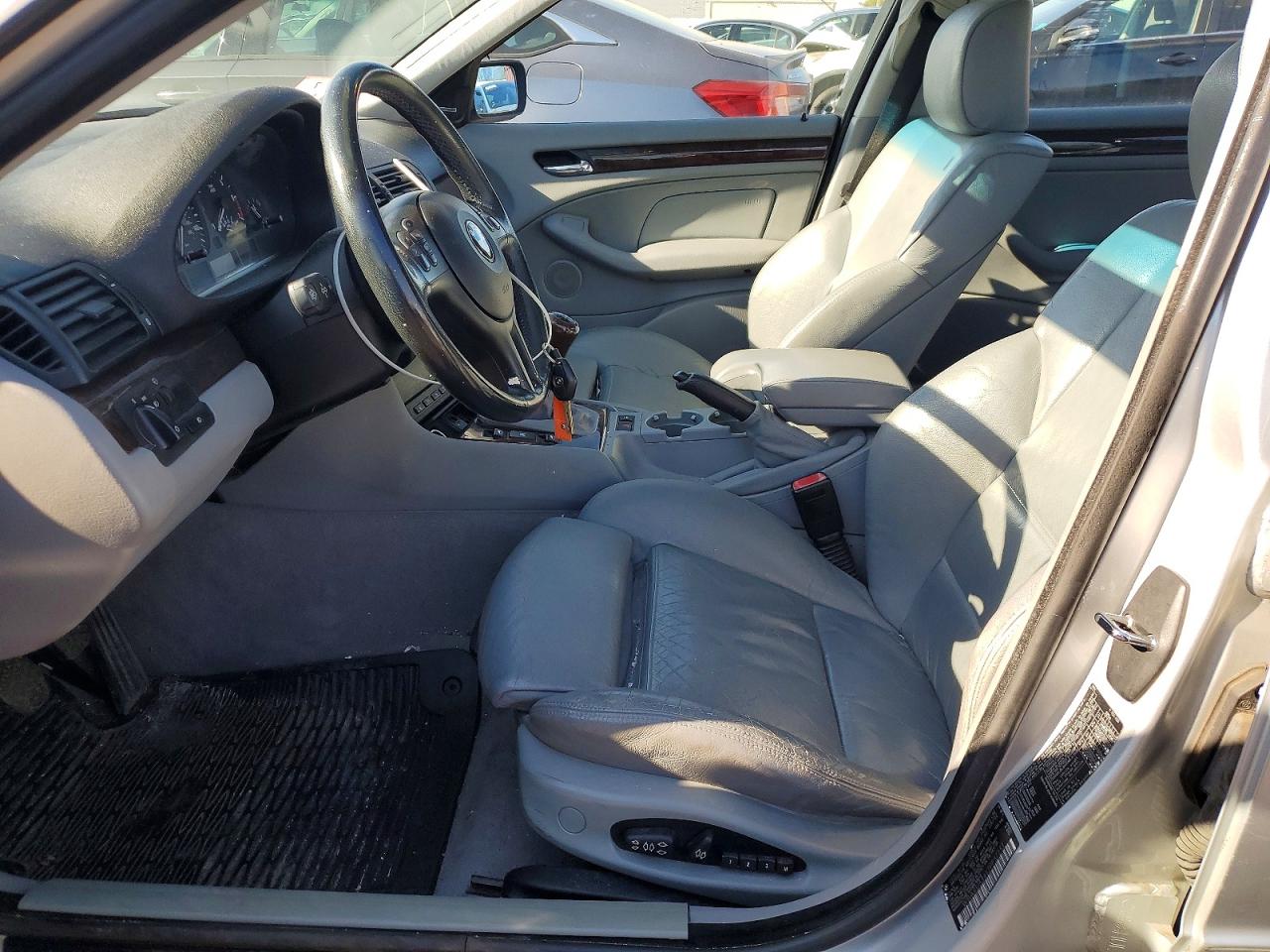 2002 Bmw 325 Xi Silver vin: WBAEU33452PF57233