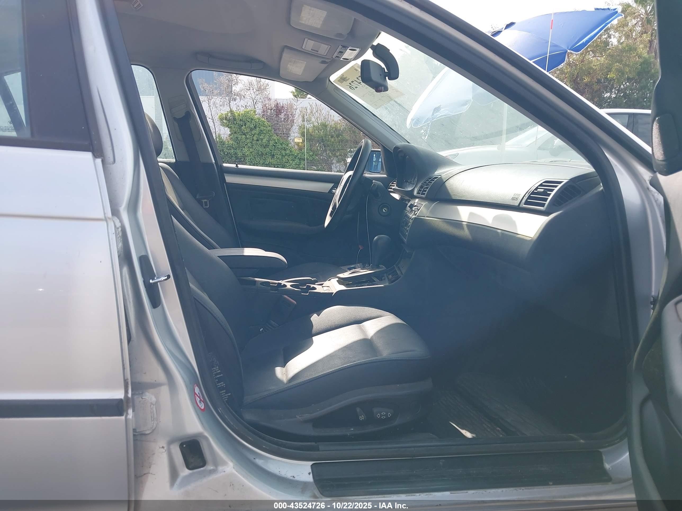 2002 Bmw 325xi   Silver vin: WBAEU33472PF66614