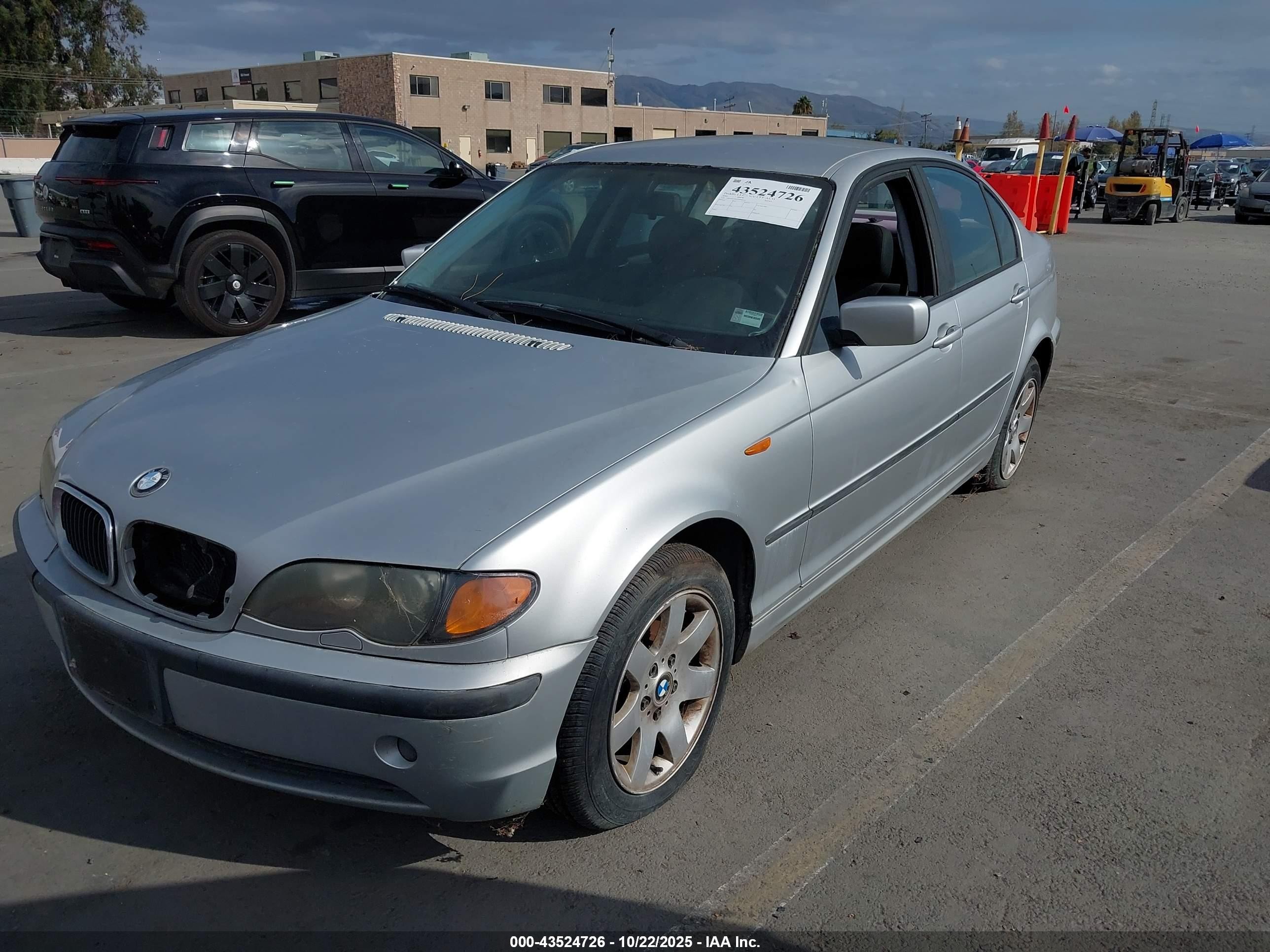 2002 Bmw 325xi   Silver vin: WBAEU33472PF66614