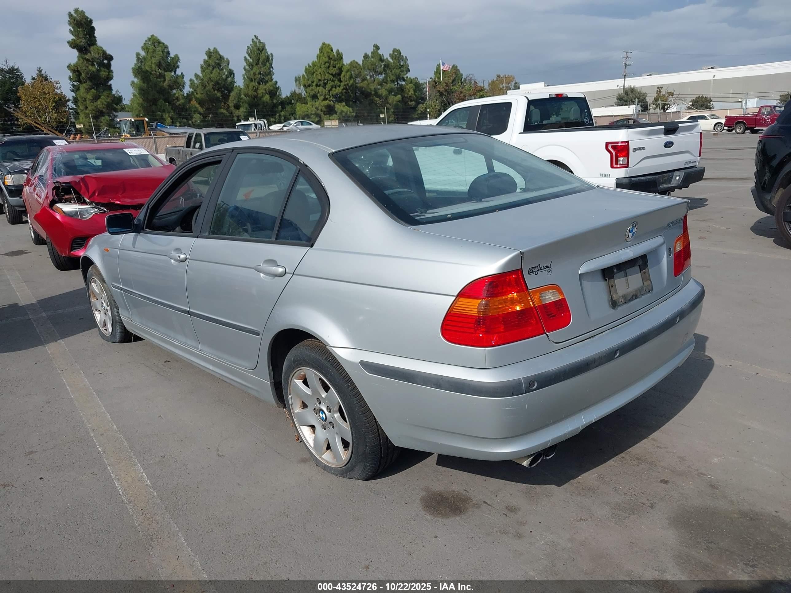 2002 Bmw 325xi   Silver vin: WBAEU33472PF66614