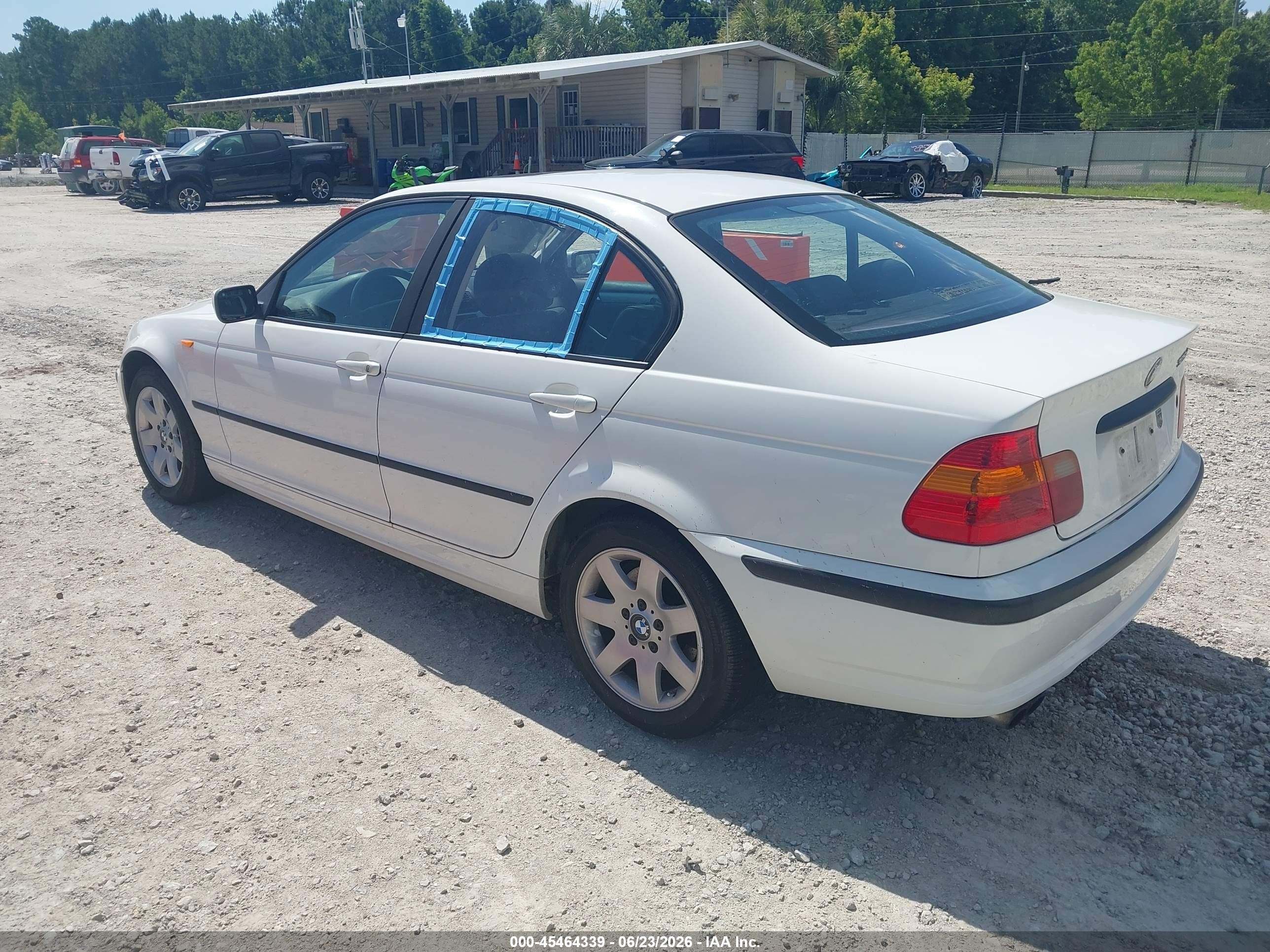 2004 Bmw 325xi   White vin: WBAEU33474PM61670