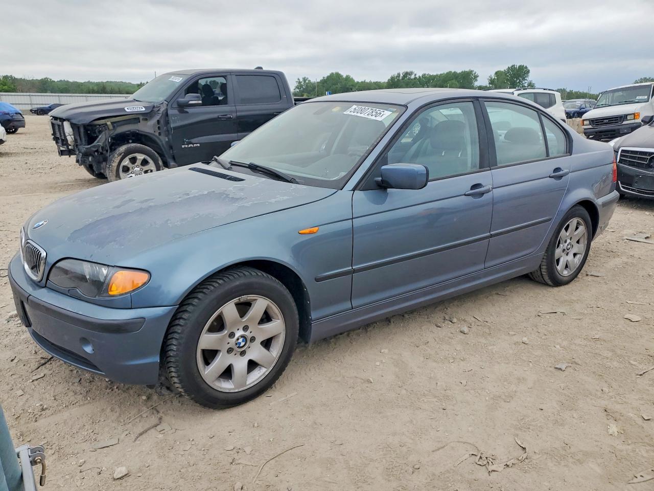 WBAEU334X4PR10825
