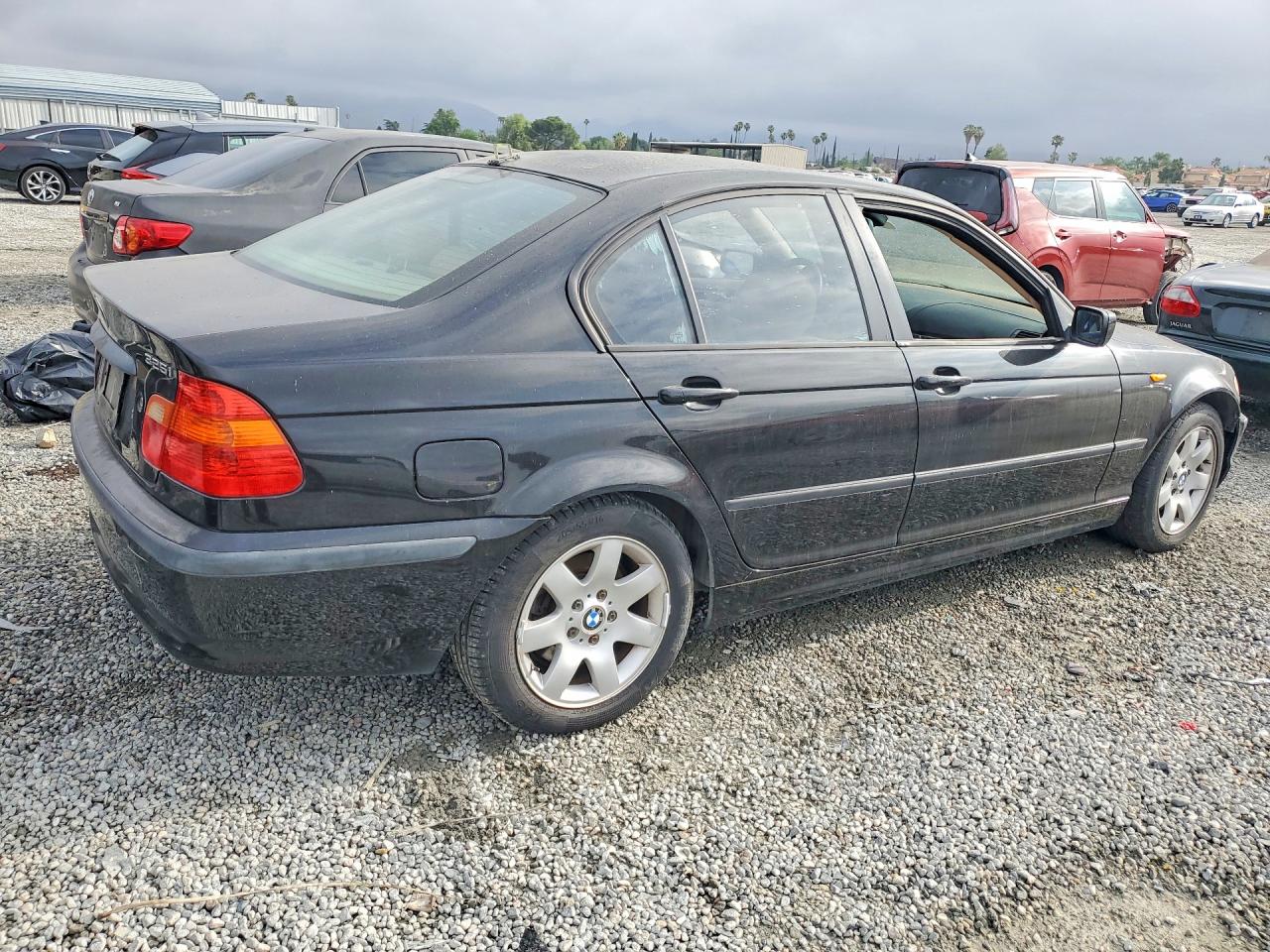 2005 Bmw 325 I Черный vin: WBAEV33415KW20520
