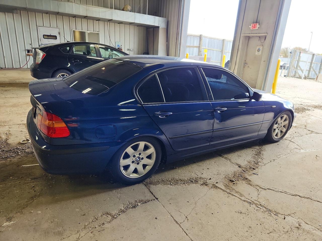 2005 Bmw 325 I Blue vin: WBAEV33425KW17481