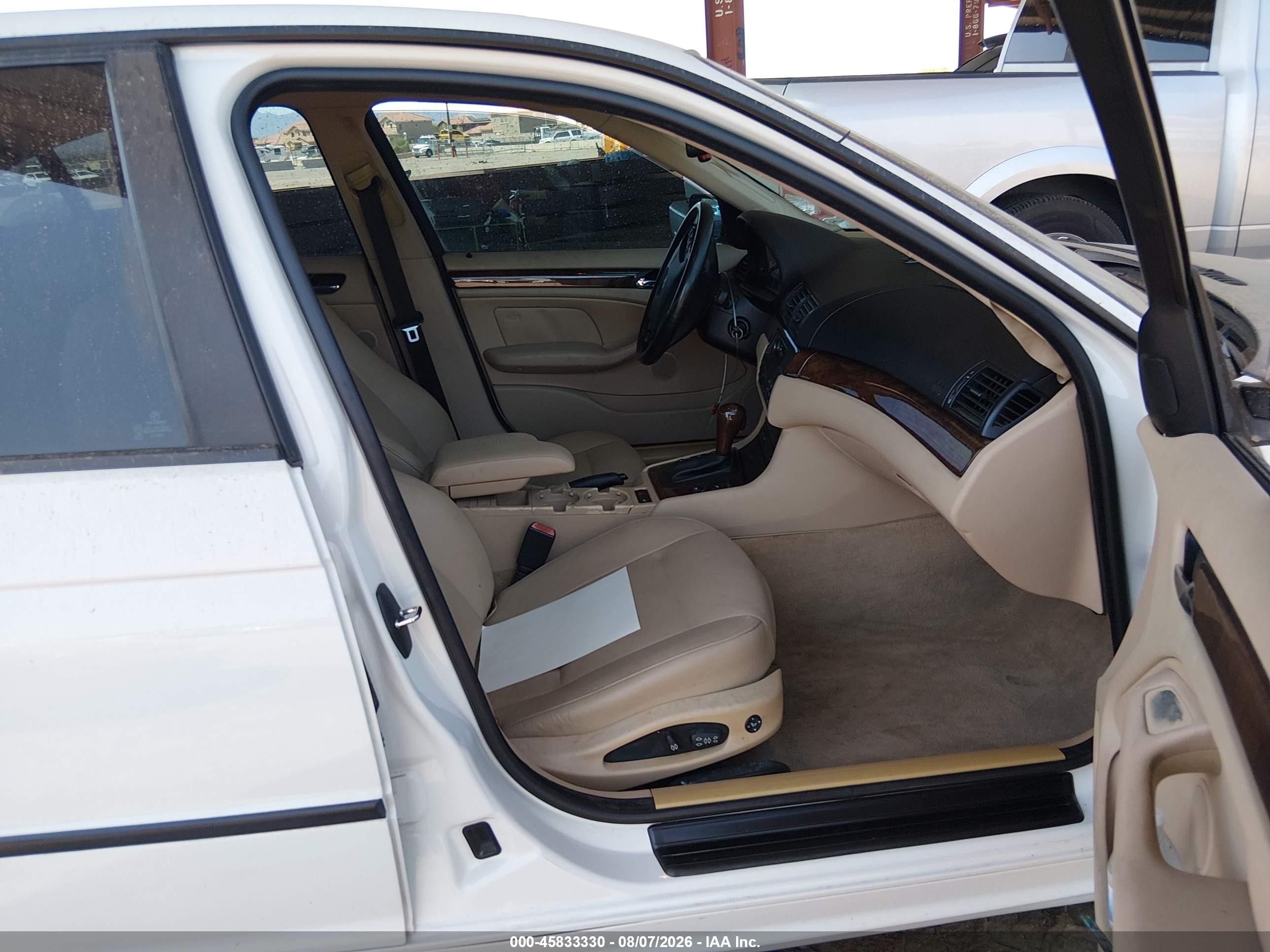 2005 Bmw 325i   Белый vin: WBAEV33425KW18923