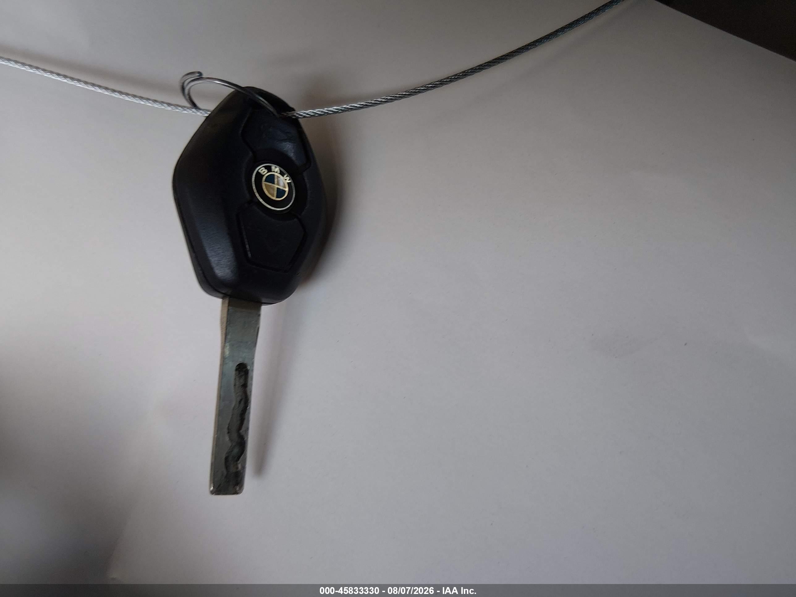 2005 Bmw 325i   Белый vin: WBAEV33425KW18923