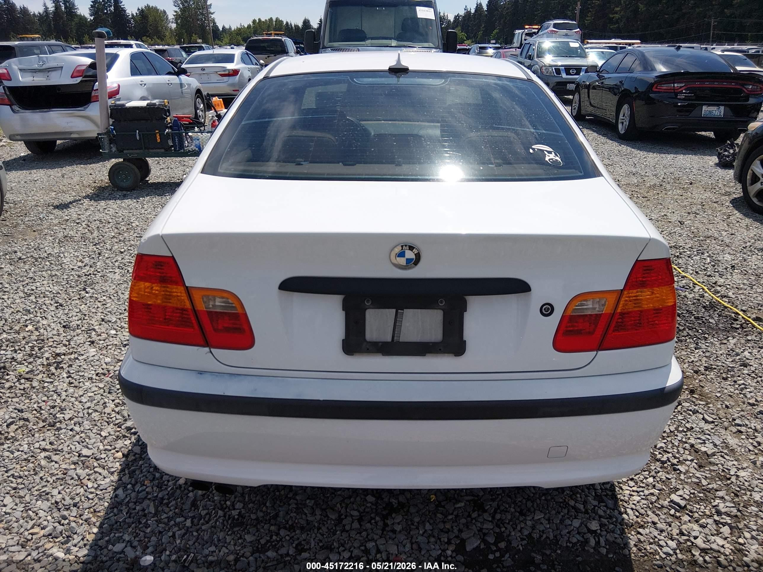 2005 Bmw 325i   White vin: WBAEV33455KW18057