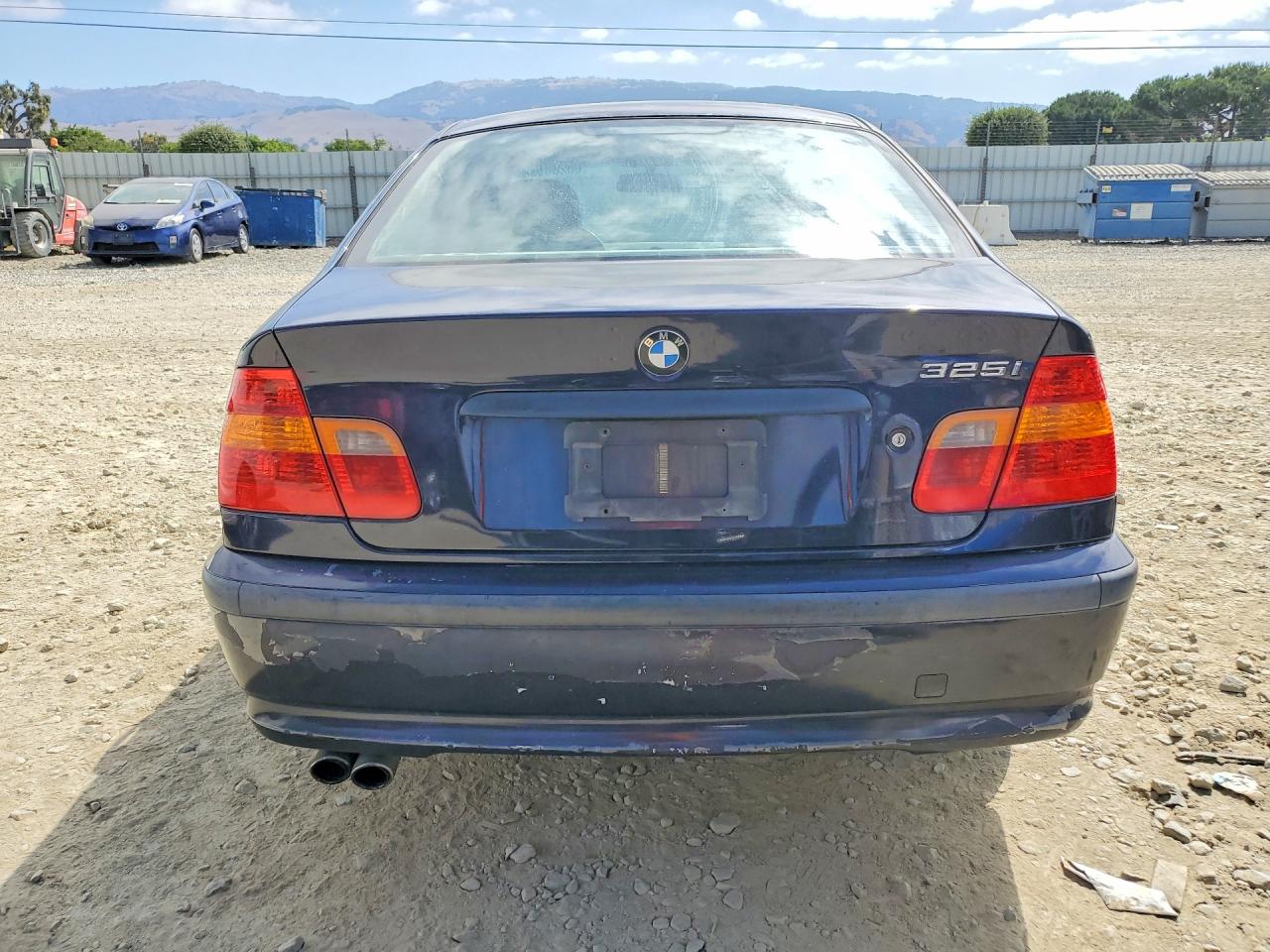 2002 Bmw 325 I Blue vin: WBAEV33472KL68736