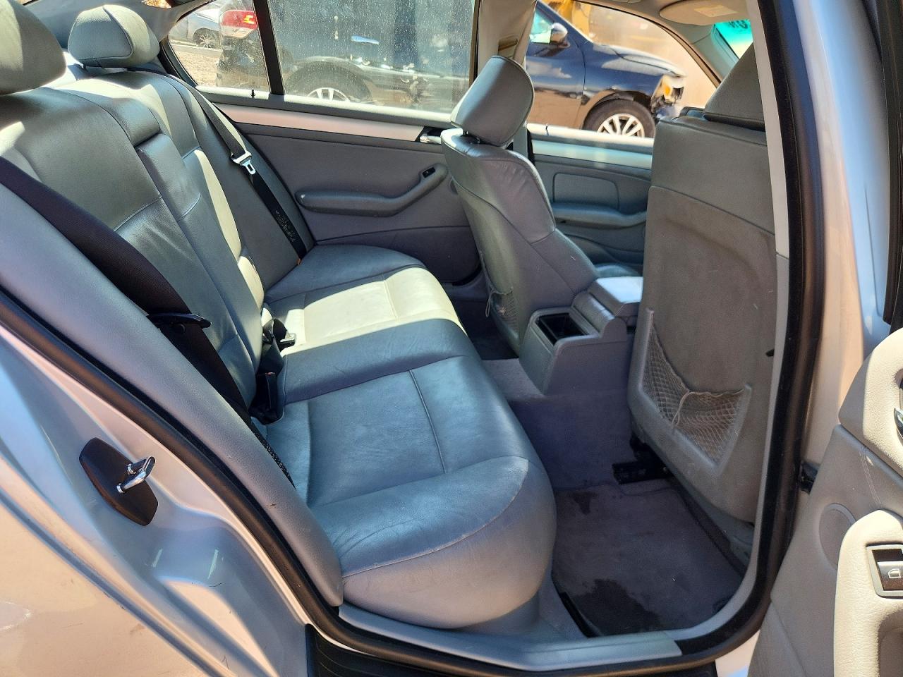 2002 Bmw 325 I Silver vin: WBAEV33472PD00183