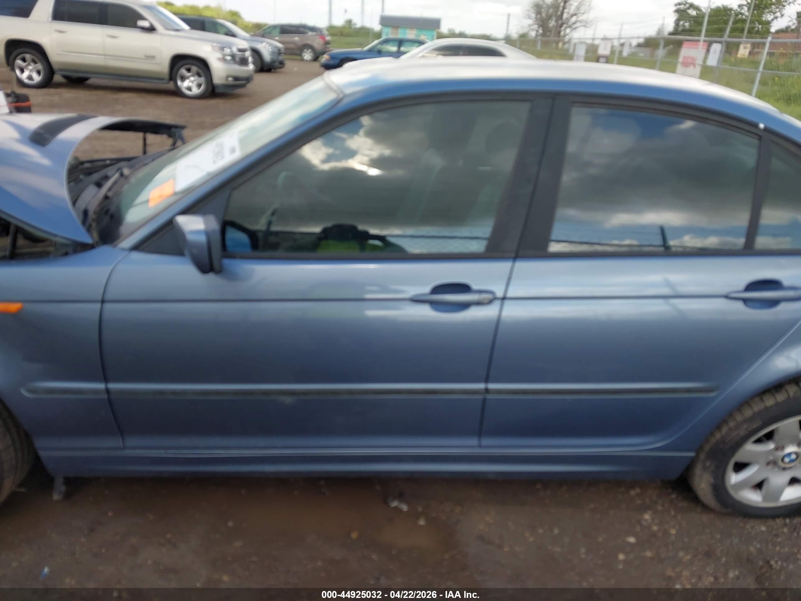 2003 Bmw 325i   Blue vin: WBAEV33493KR24210