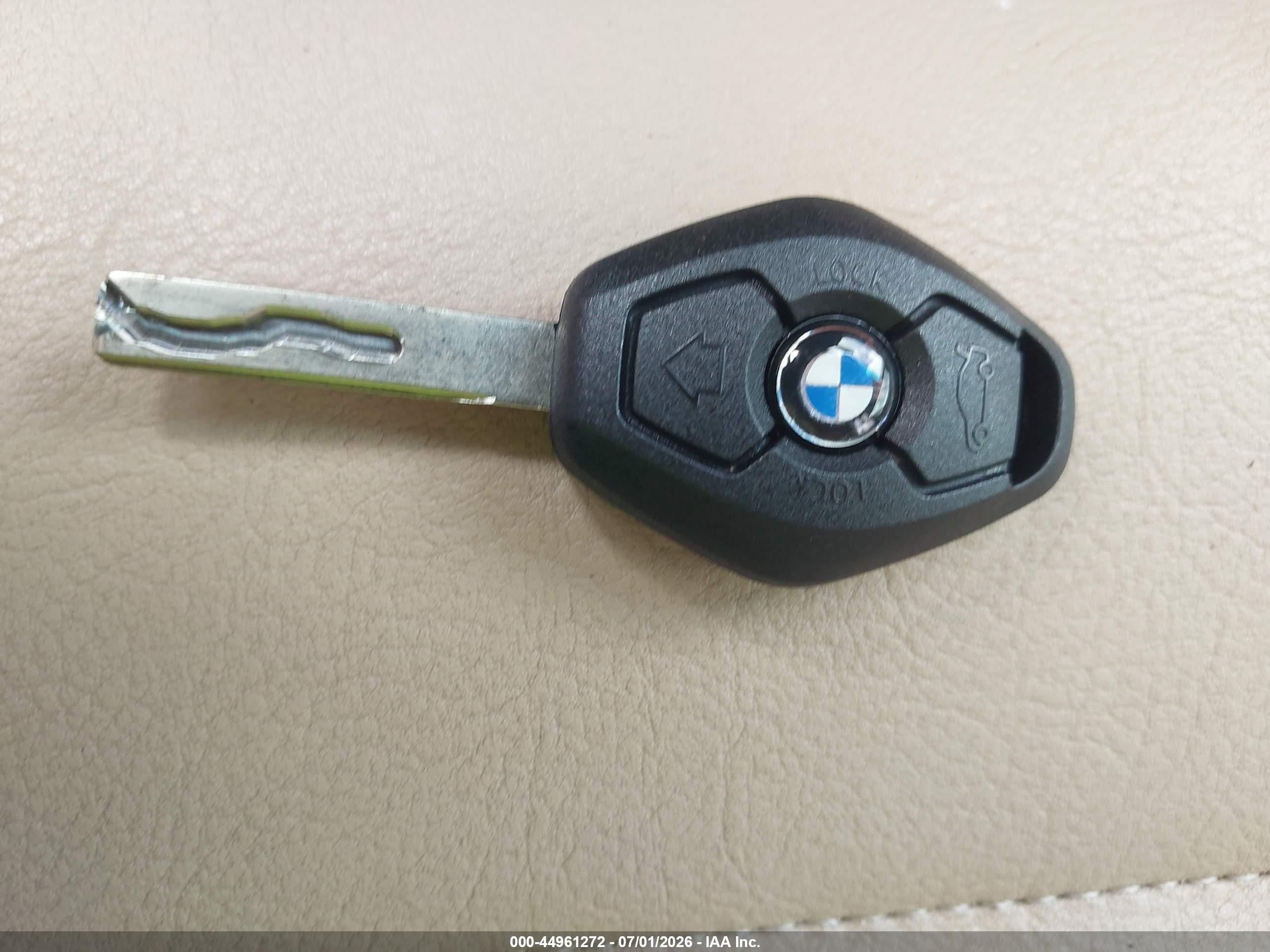 2005 Bmw 325i   Blue vin: WBAEV33495KW19938