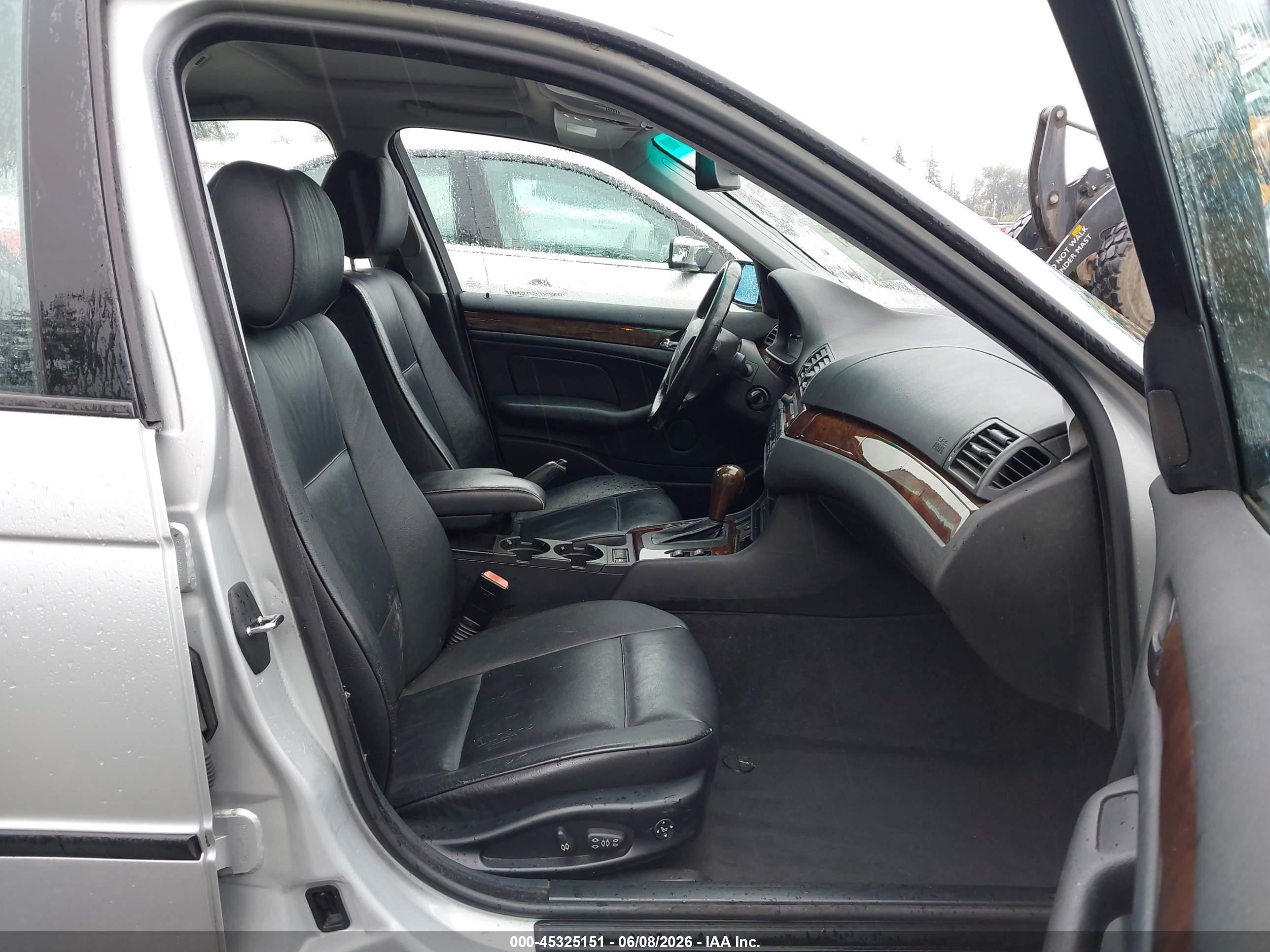 2005 Bmw 325i   Silver vin: WBAEV33495KX09624