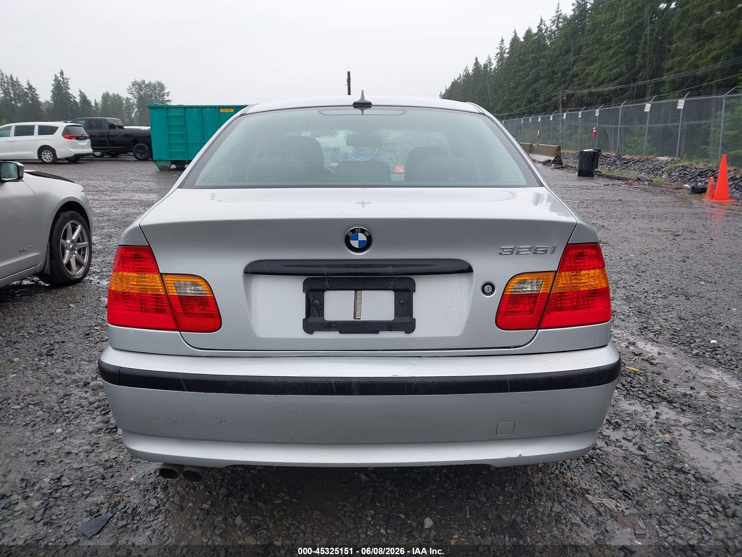 2005 Bmw 325i   Silver vin: WBAEV33495KX09624