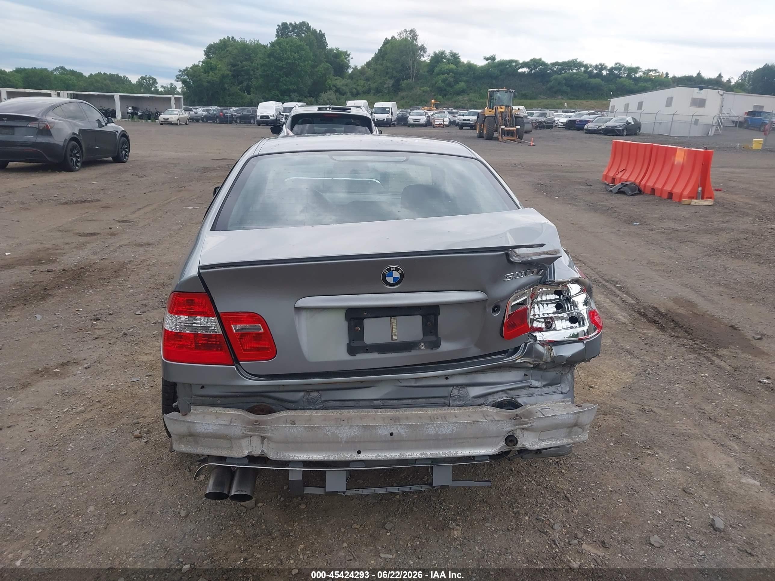 2005 Bmw 330i   Blue vin: WBAEV53405KM08400