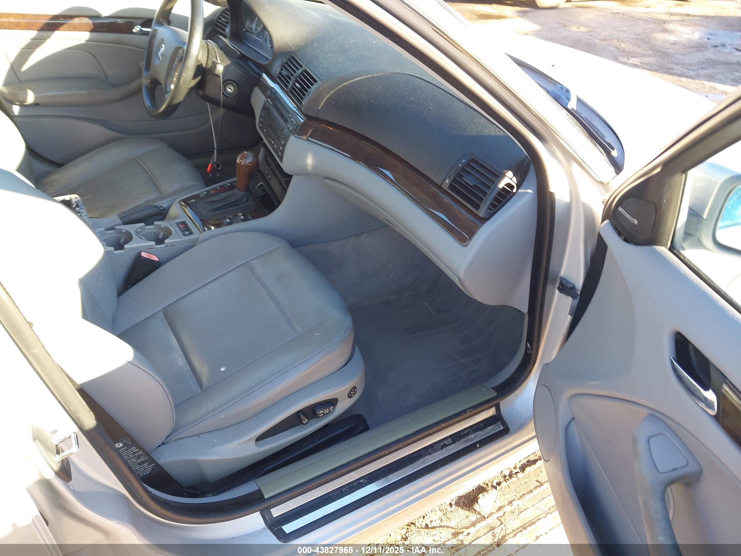 2002 Bmw 330i   Silver vin: WBAEV53422KM22696