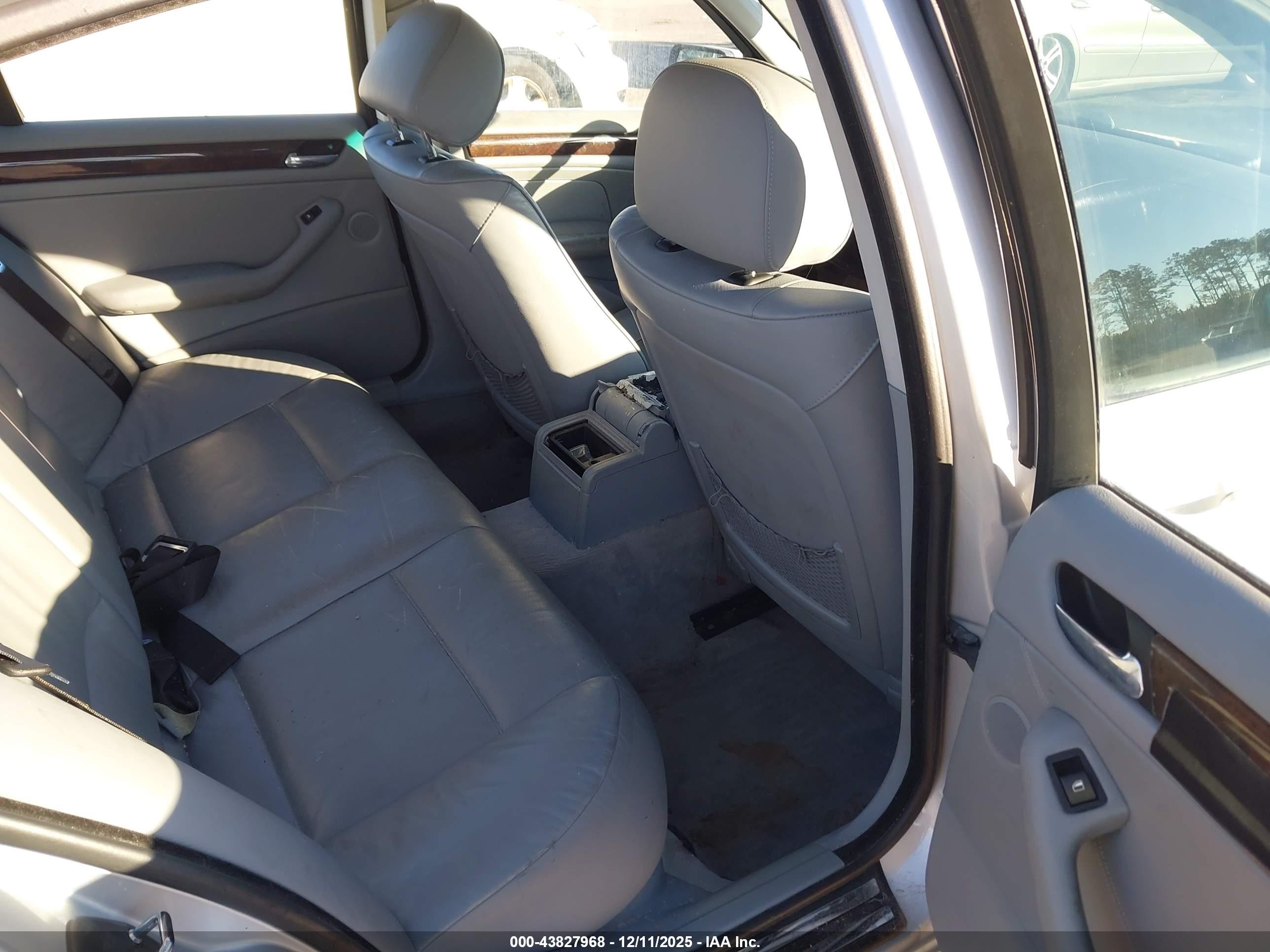2002 Bmw 330i   Silver vin: WBAEV53422KM22696
