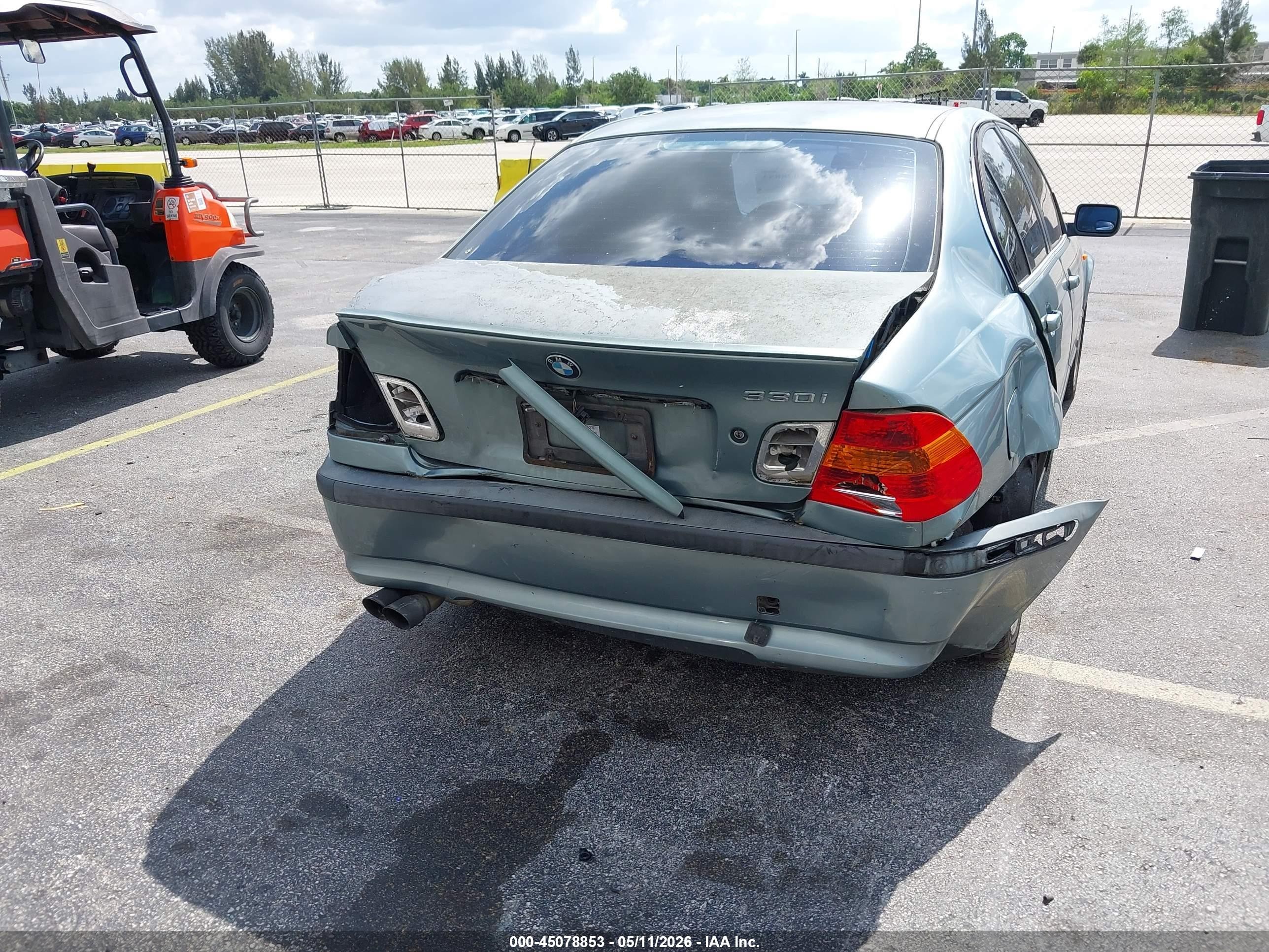 2004 Bmw 330i   Silver vin: WBAEV53464KM37236