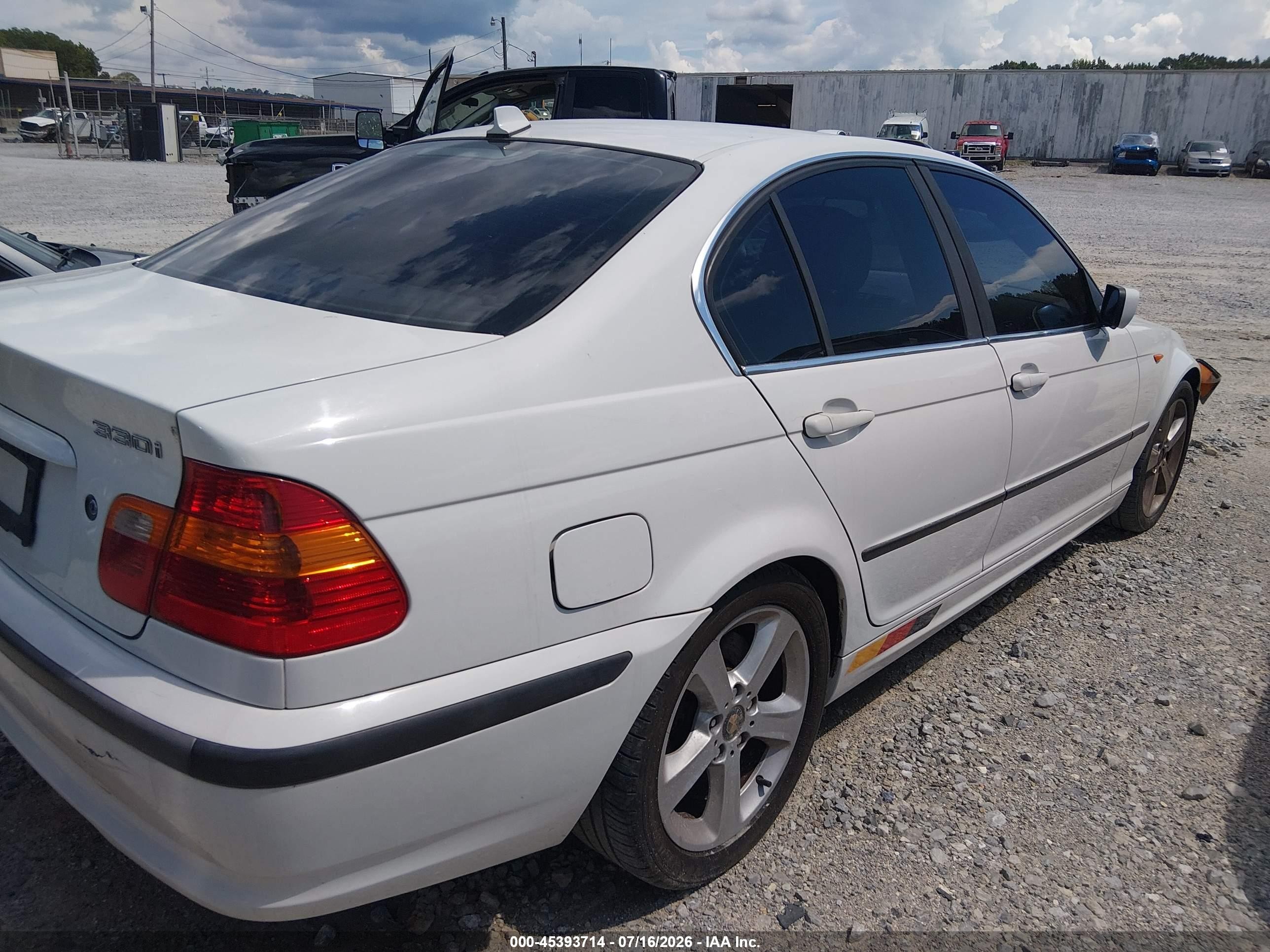 2004 Bmw 330i   White vin: WBAEV53474KM38251