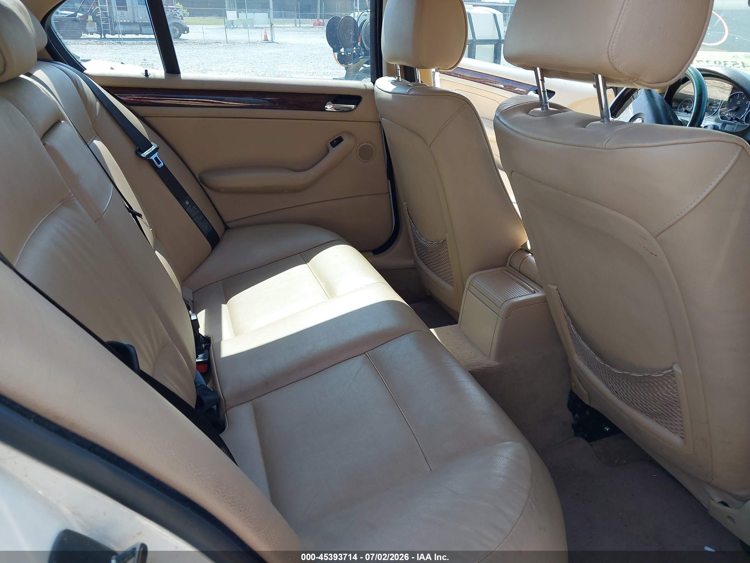 2004 Bmw 330i   White vin: WBAEV53474KM38251